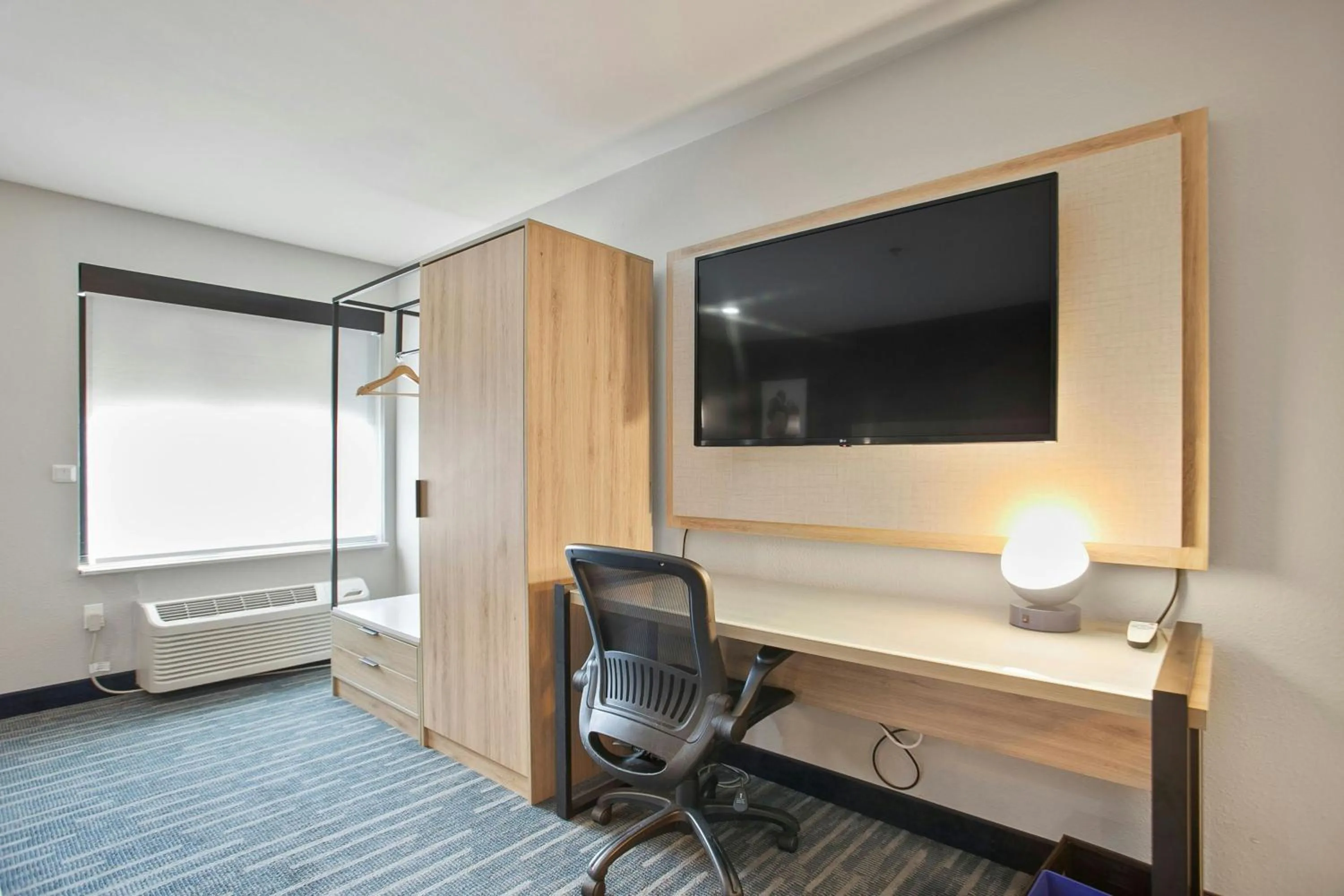 Photo of the whole room in City Express by Marriott Duluth