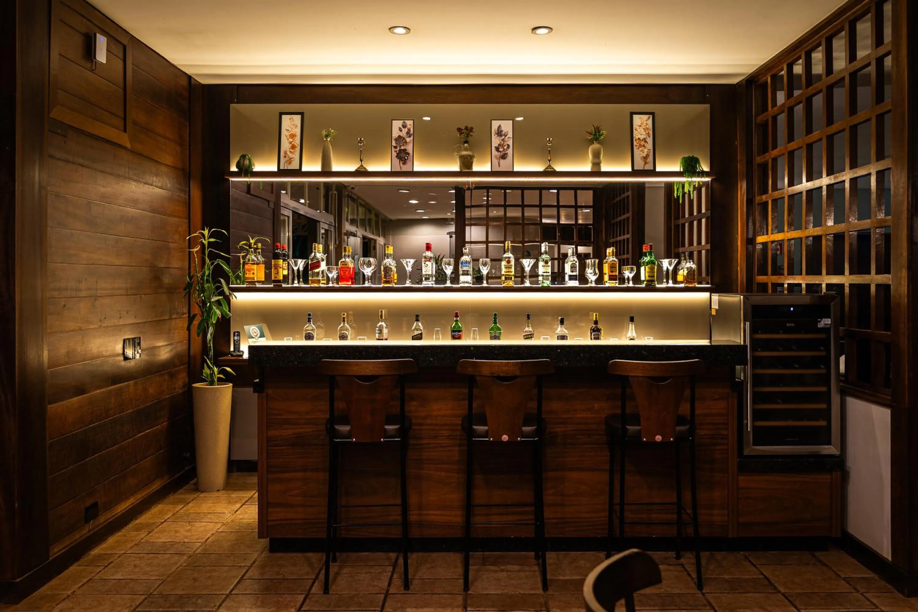 Lounge or bar in Hotel Deville Express Guaira