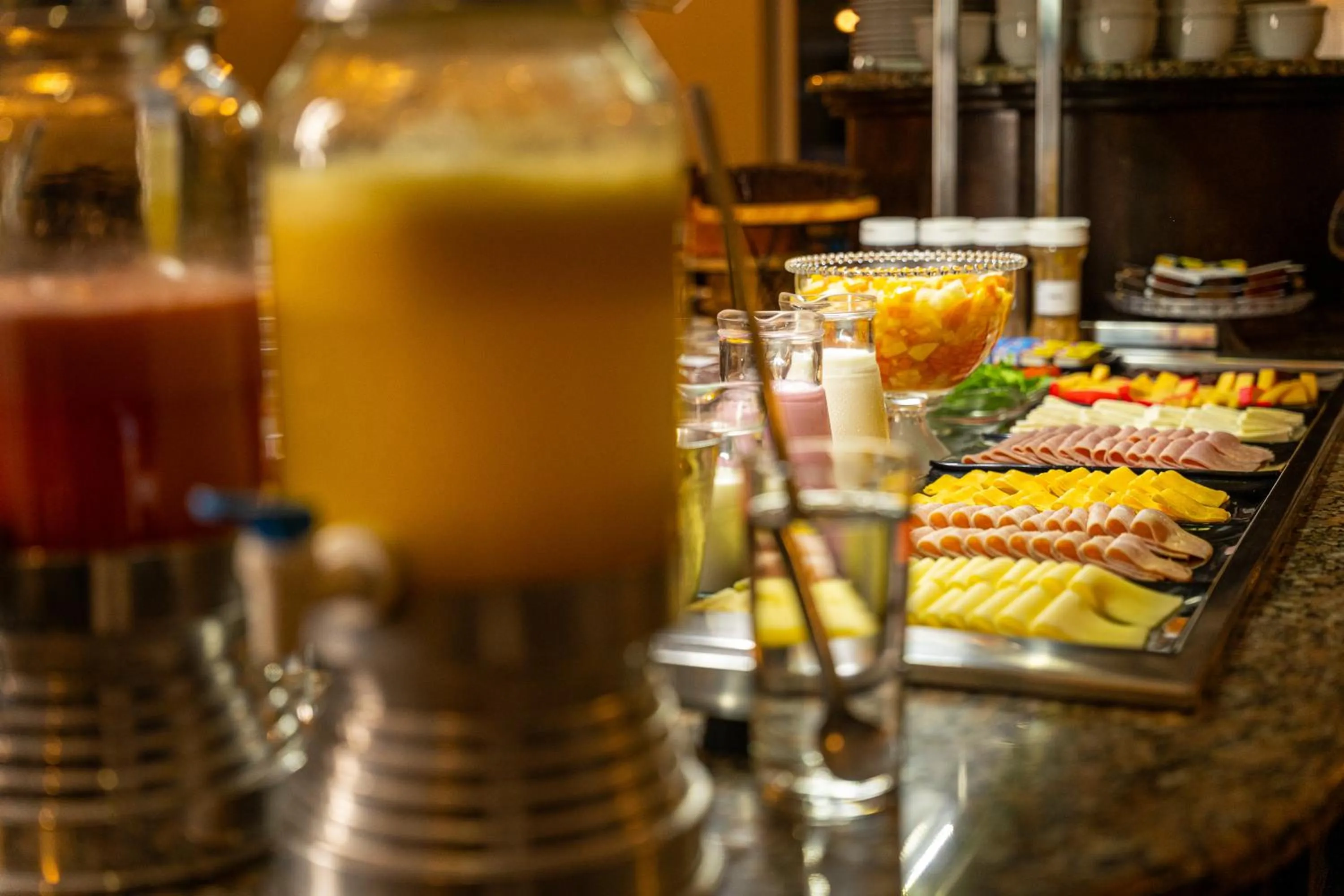 Breakfast in Hotel Deville Express Guaira