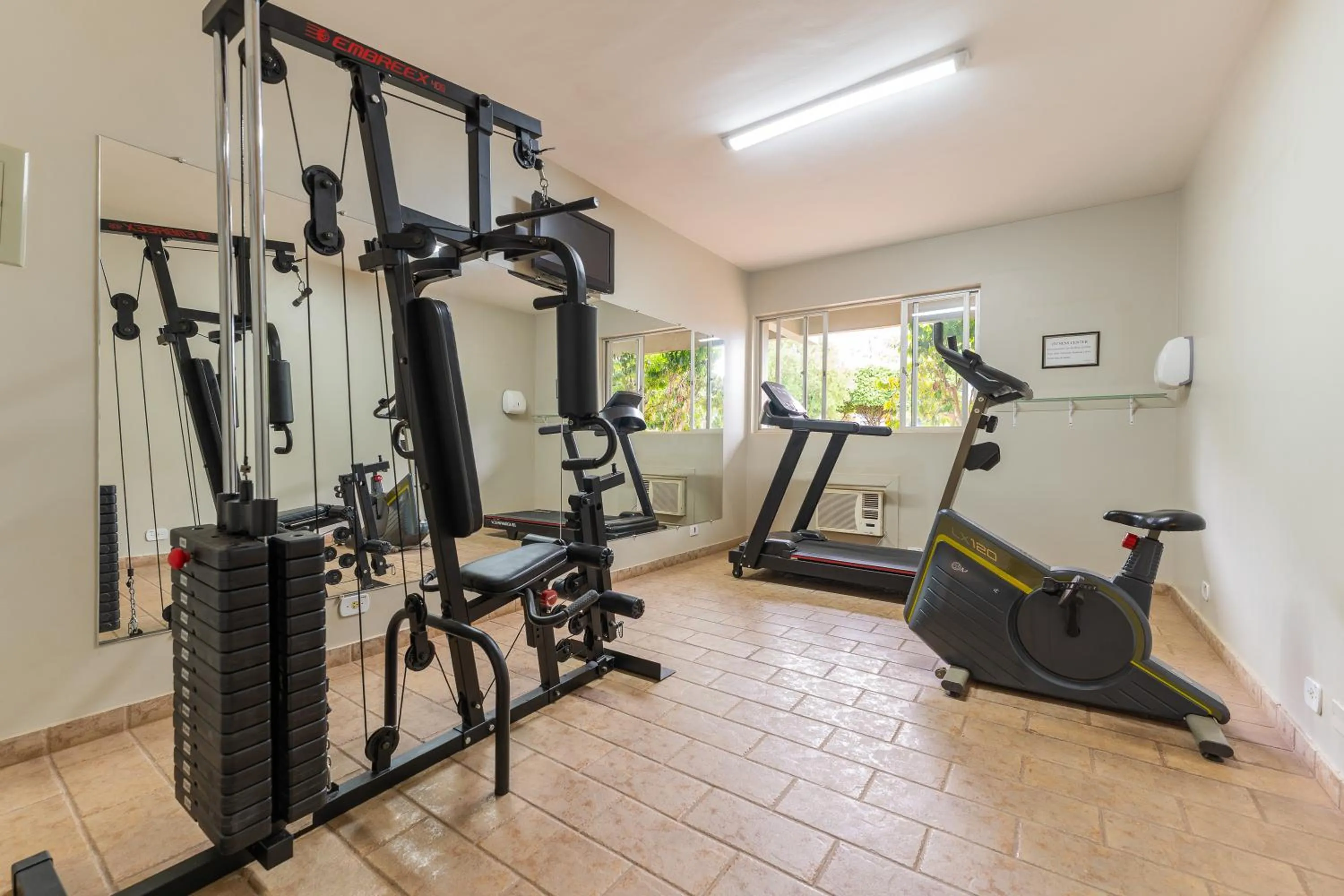 Fitness centre/facilities in Hotel Deville Express Guaira