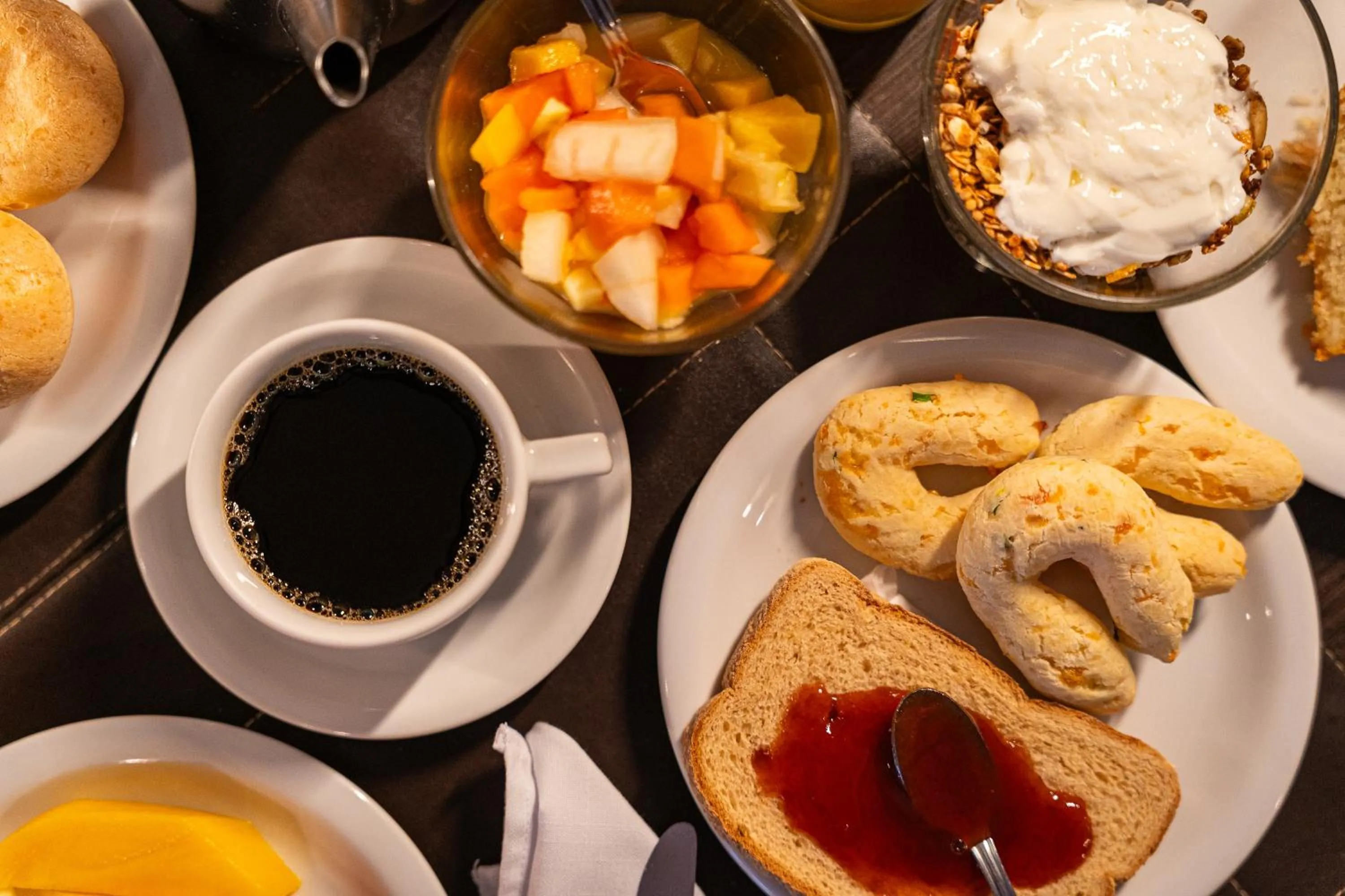 Breakfast in Hotel Deville Express Guaira