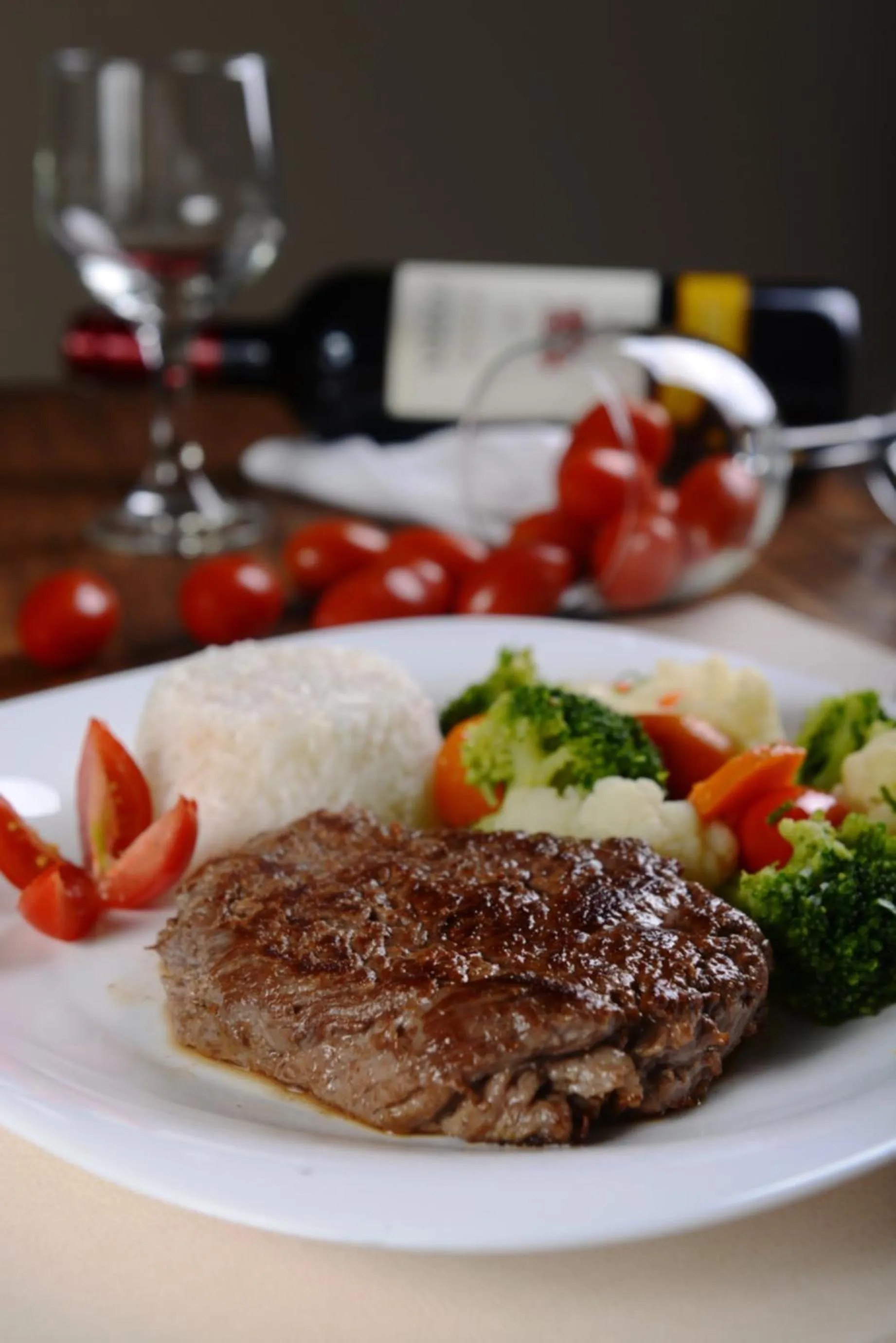 Restaurant/places to eat in Hotel Deville Express Guaira