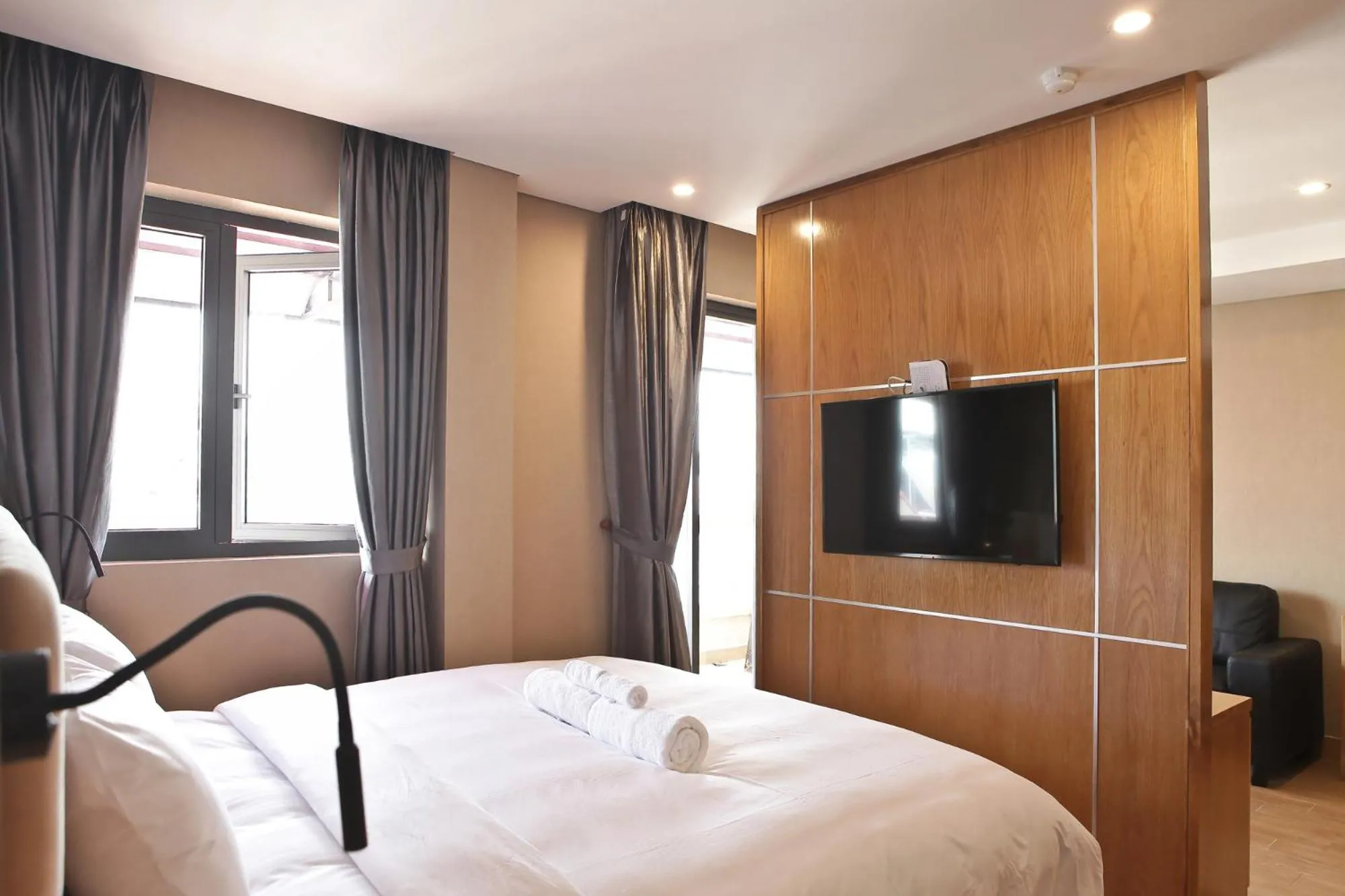 Bed in Imperial Saigon hotel