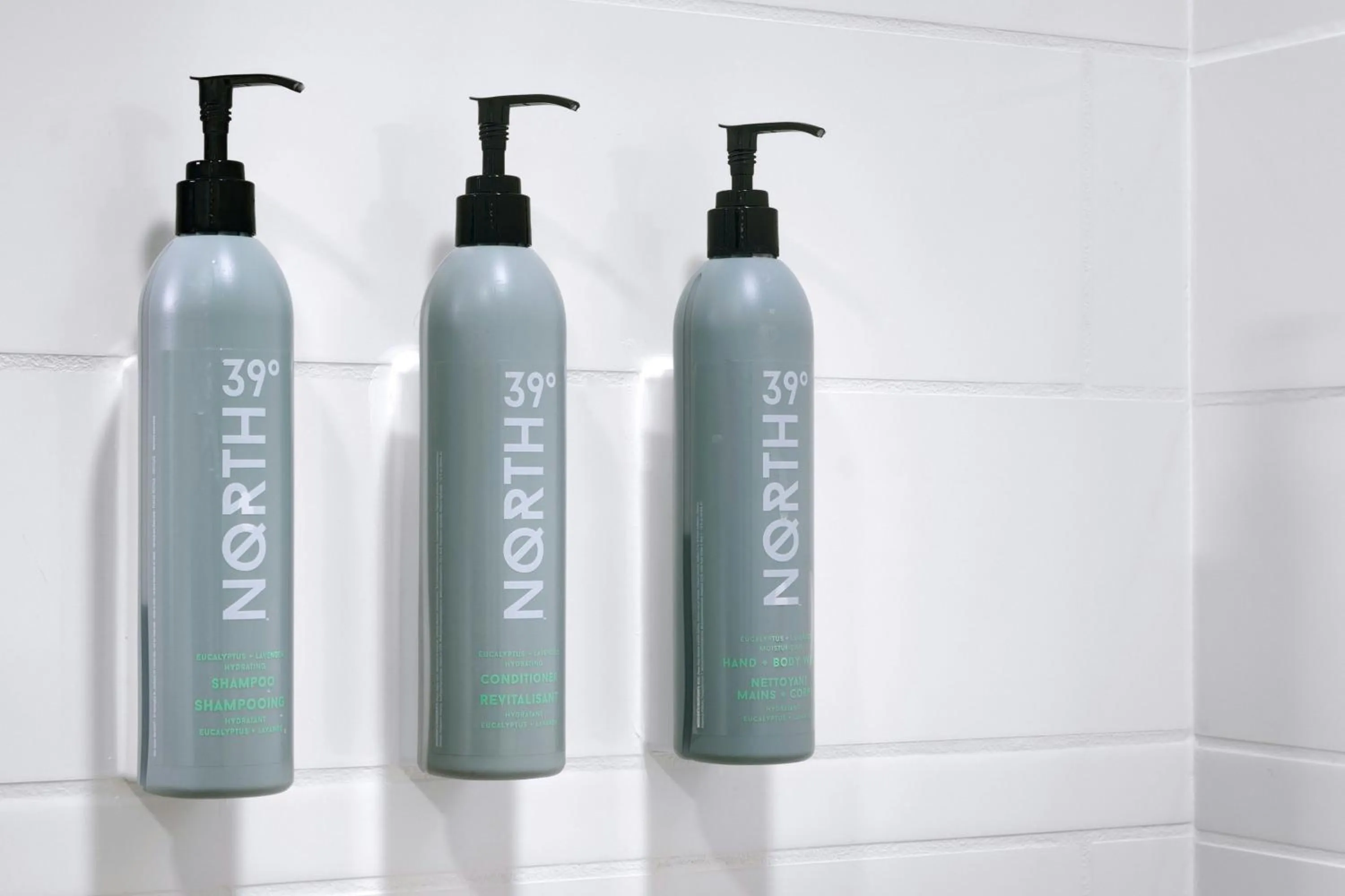 Bathroom in Courtyard Lincoln Downtown