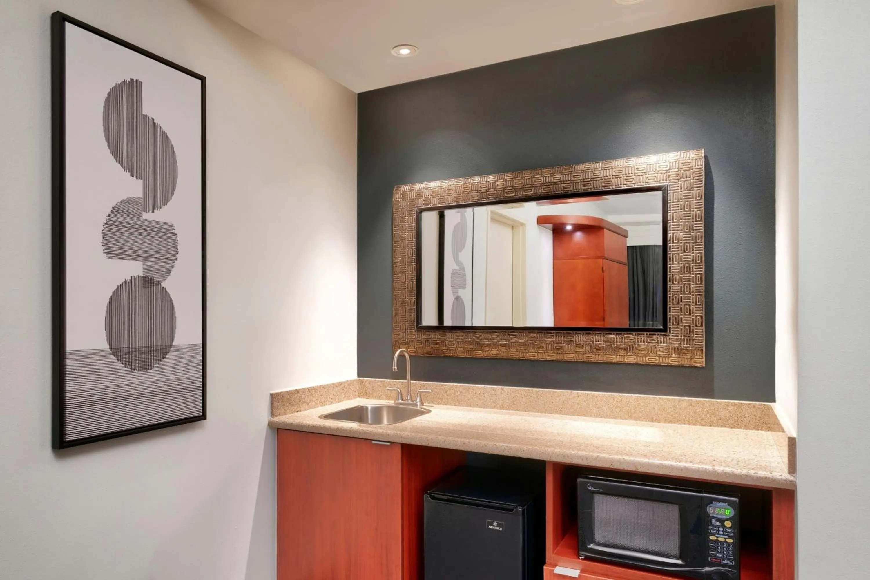 Lounge or bar in Courtyard Lincoln Downtown