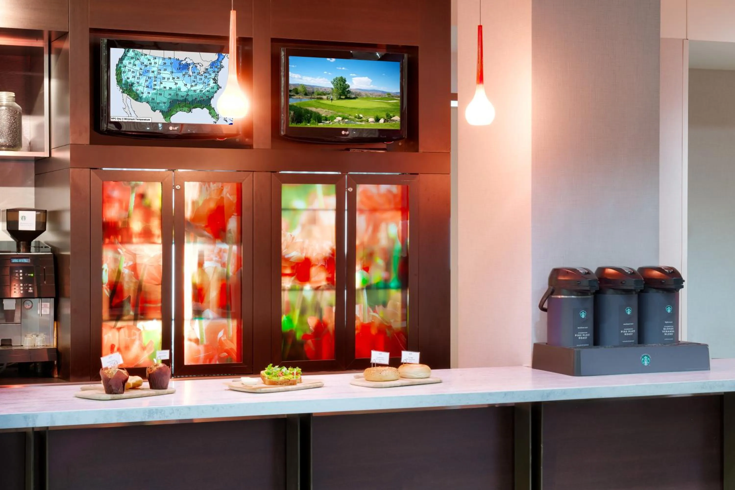 Restaurant/places to eat in Courtyard Lincoln Downtown