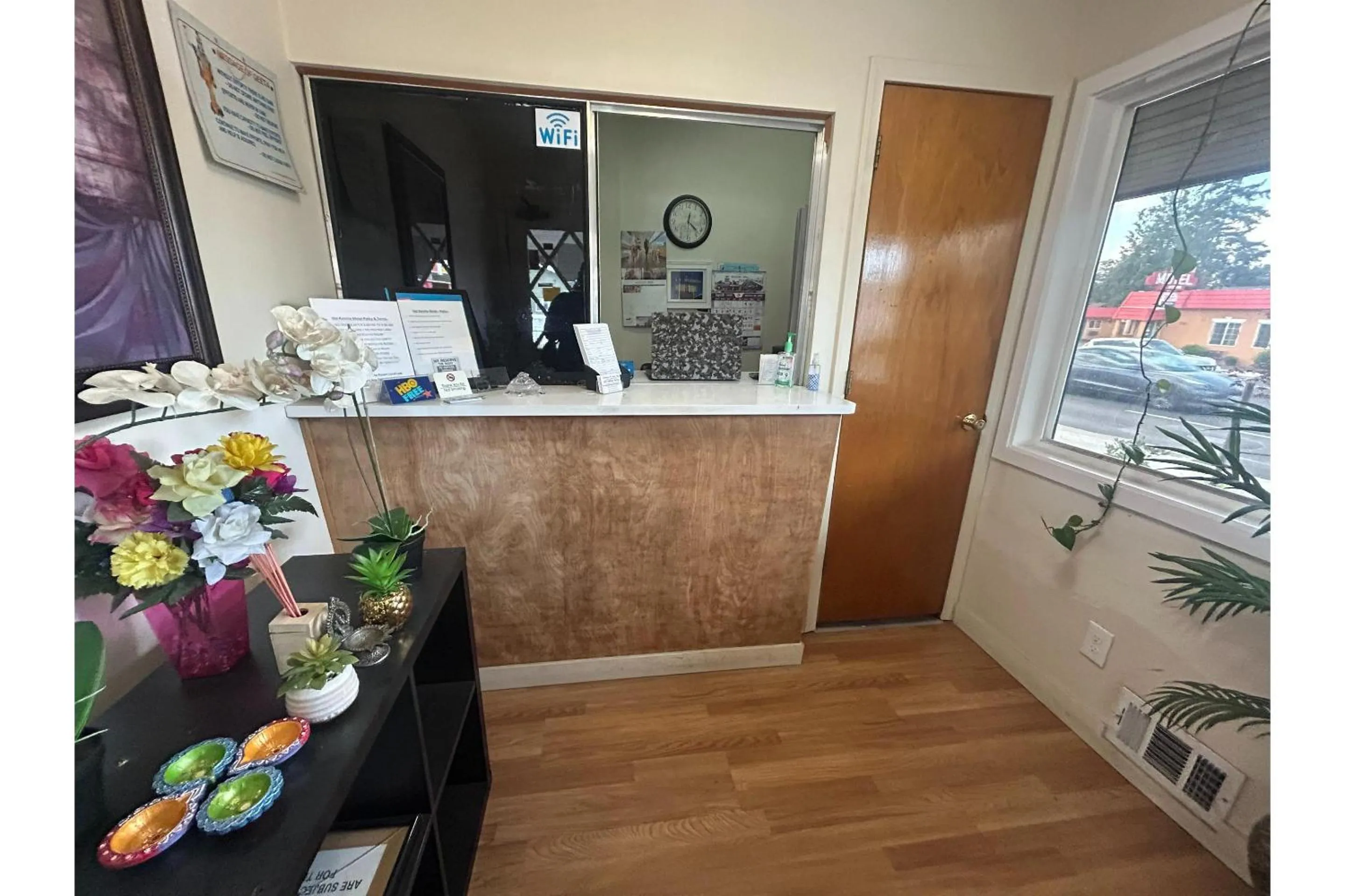 Lobby or reception in Del Rancho Motel By Townhouse Portland OR Hwy 205