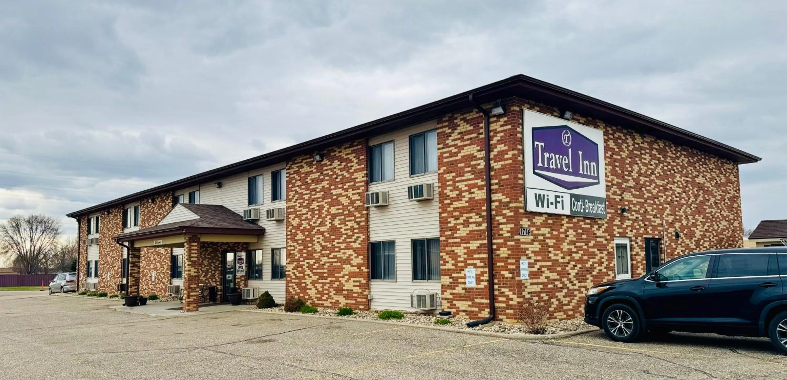Travel Inn Watertown