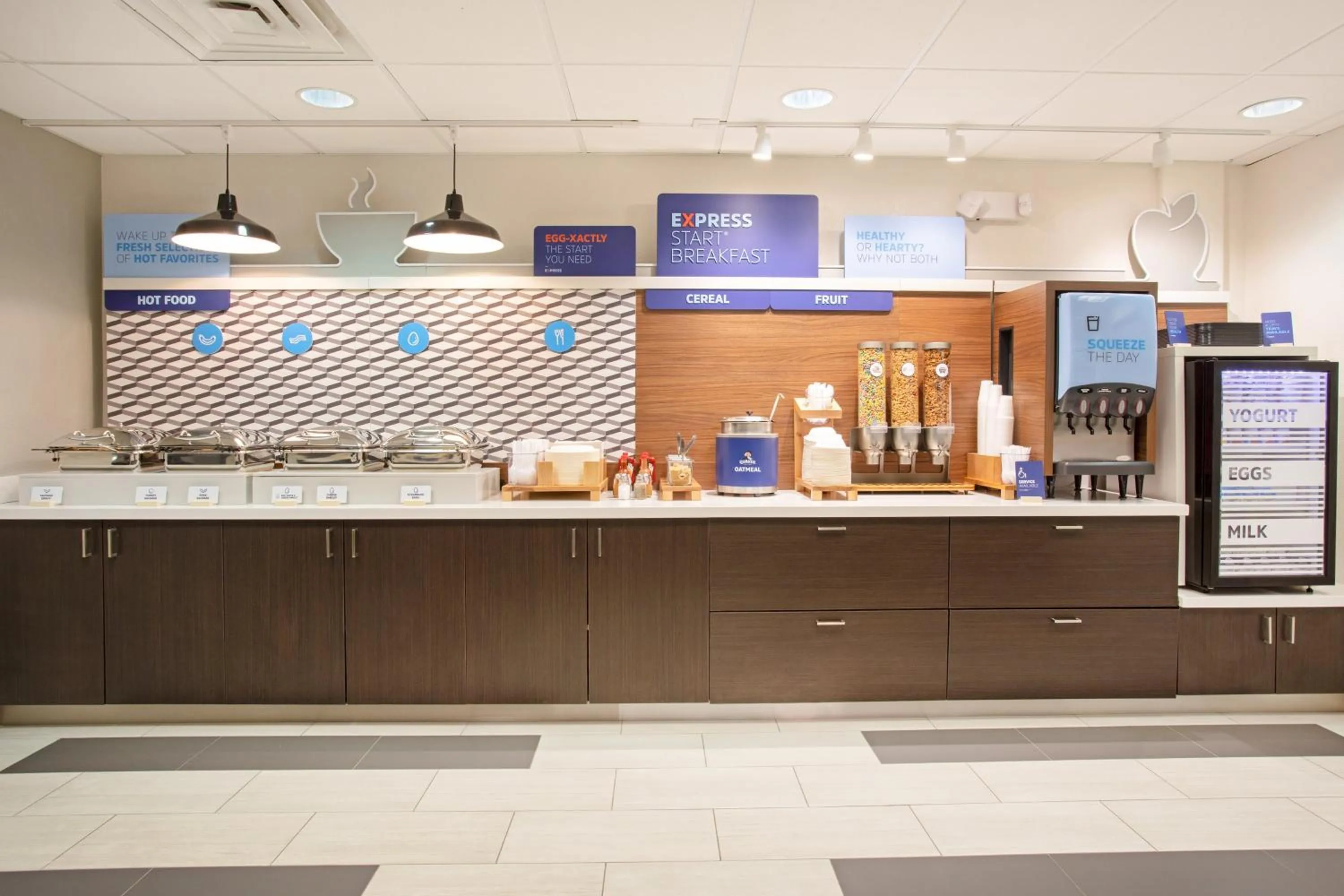 Breakfast in Holiday Inn Express & Suites Phoenix Glendale Dist by IHG