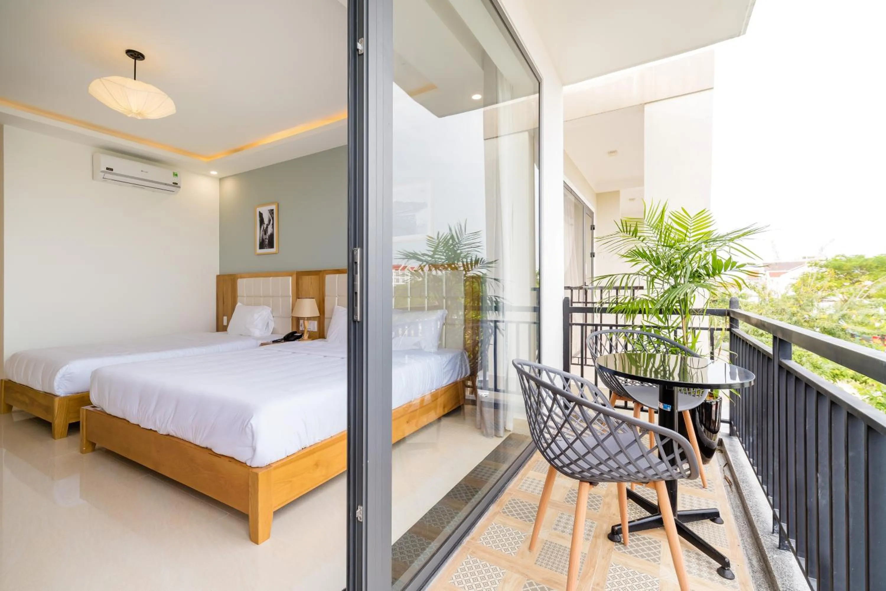 Photo of the whole room, Bed in Babylon Hoi An Central Villa