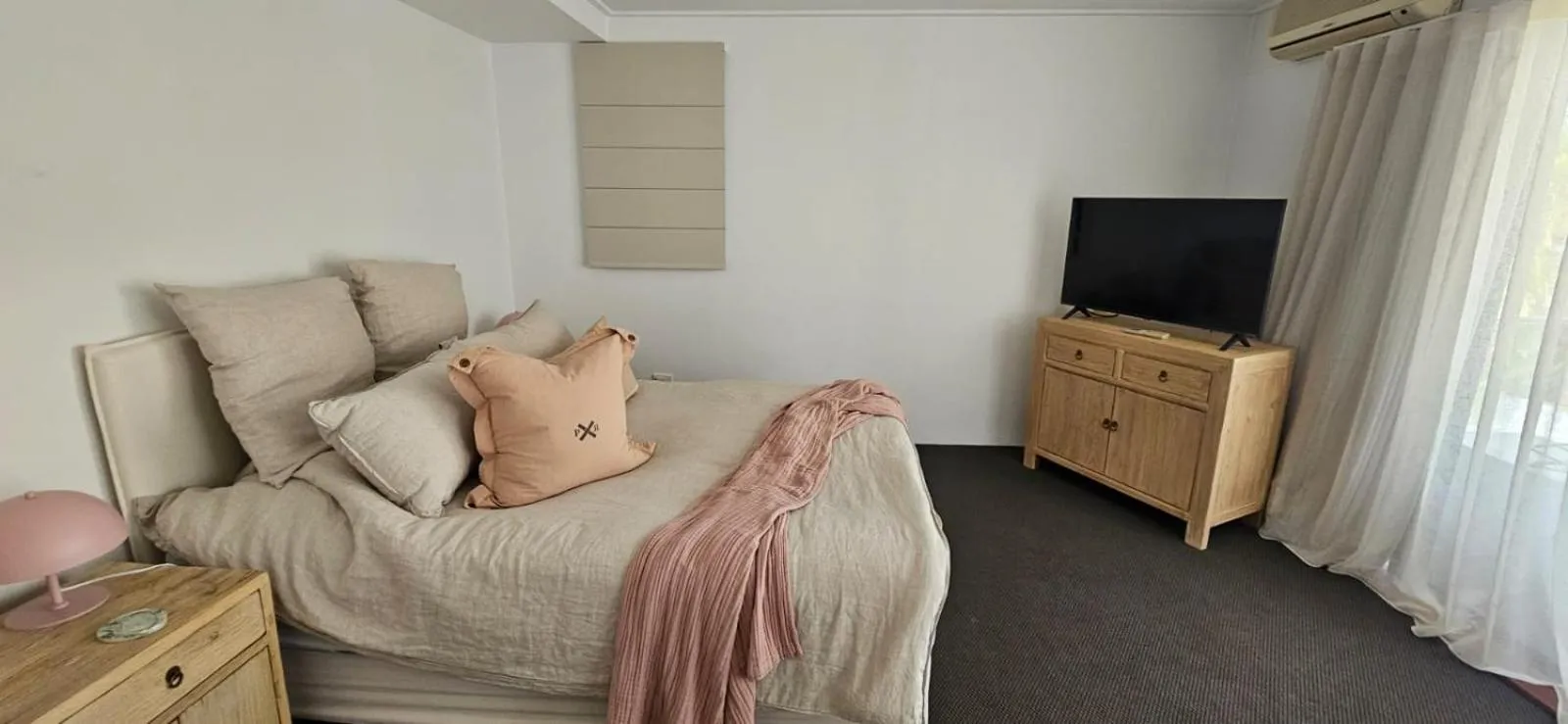 Bed in Le Court Villas