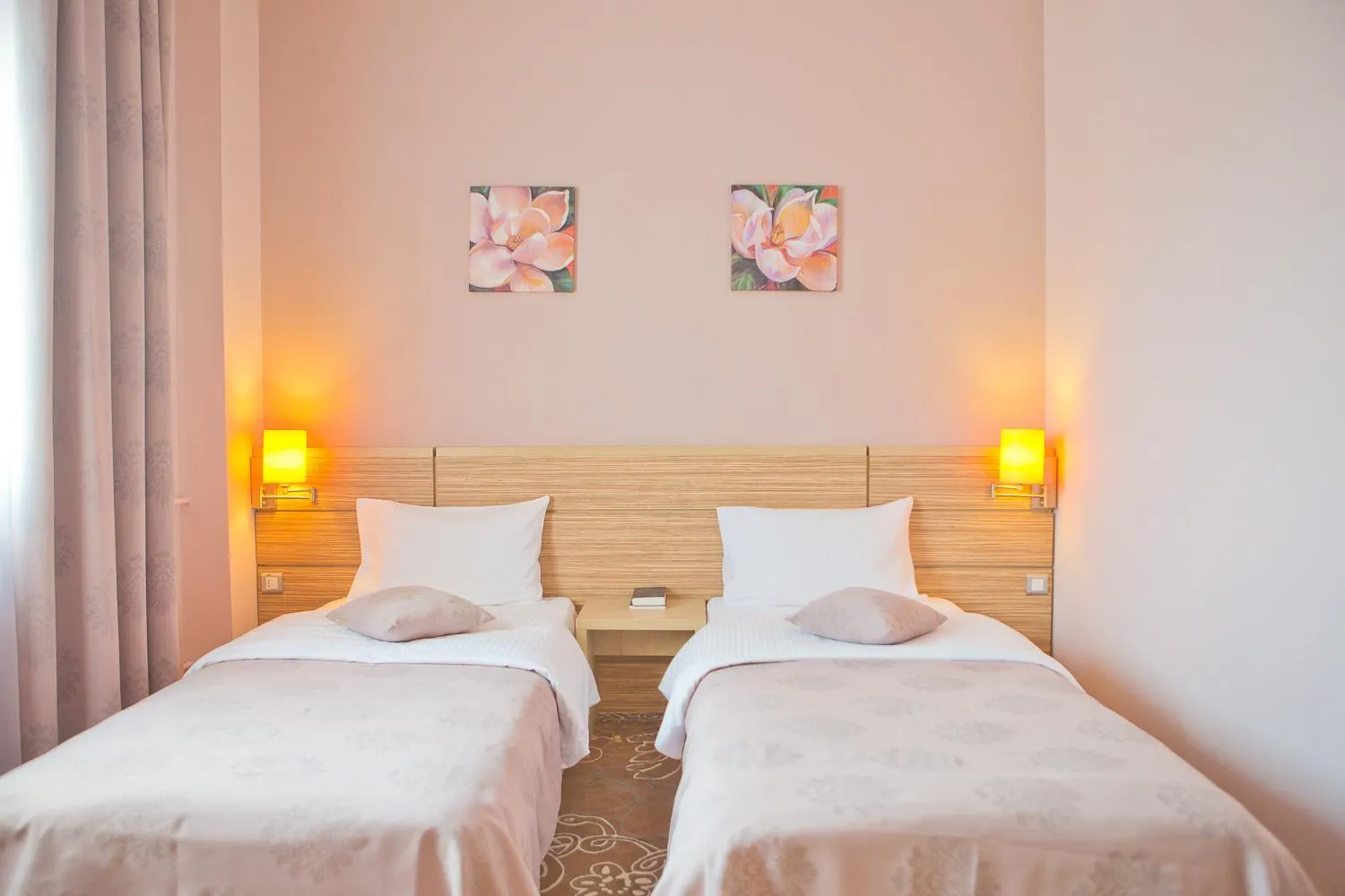 Photo of the whole room in RIN Central Hotel