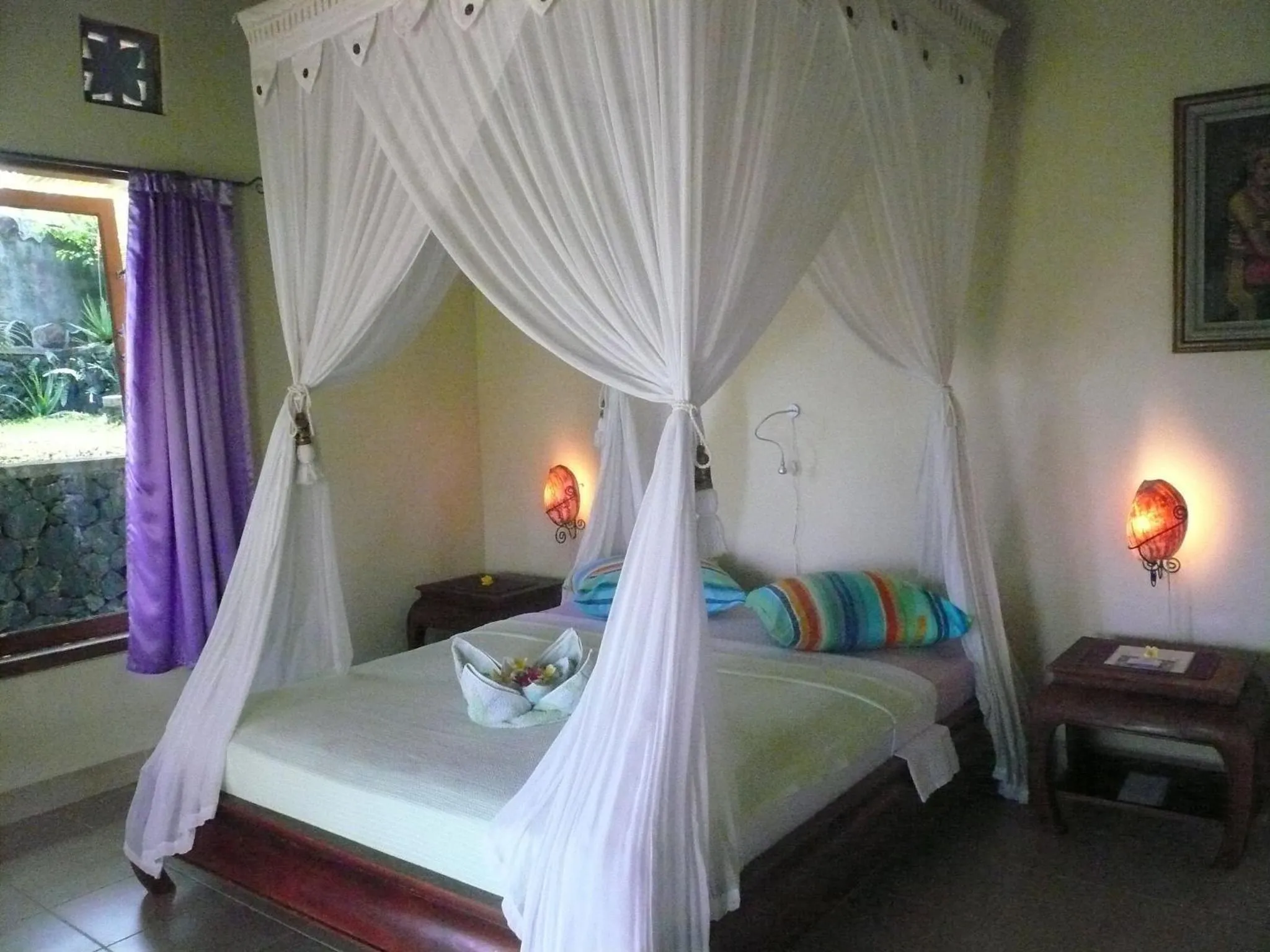 Photo of the whole room, Bed in Sananda Bungalow