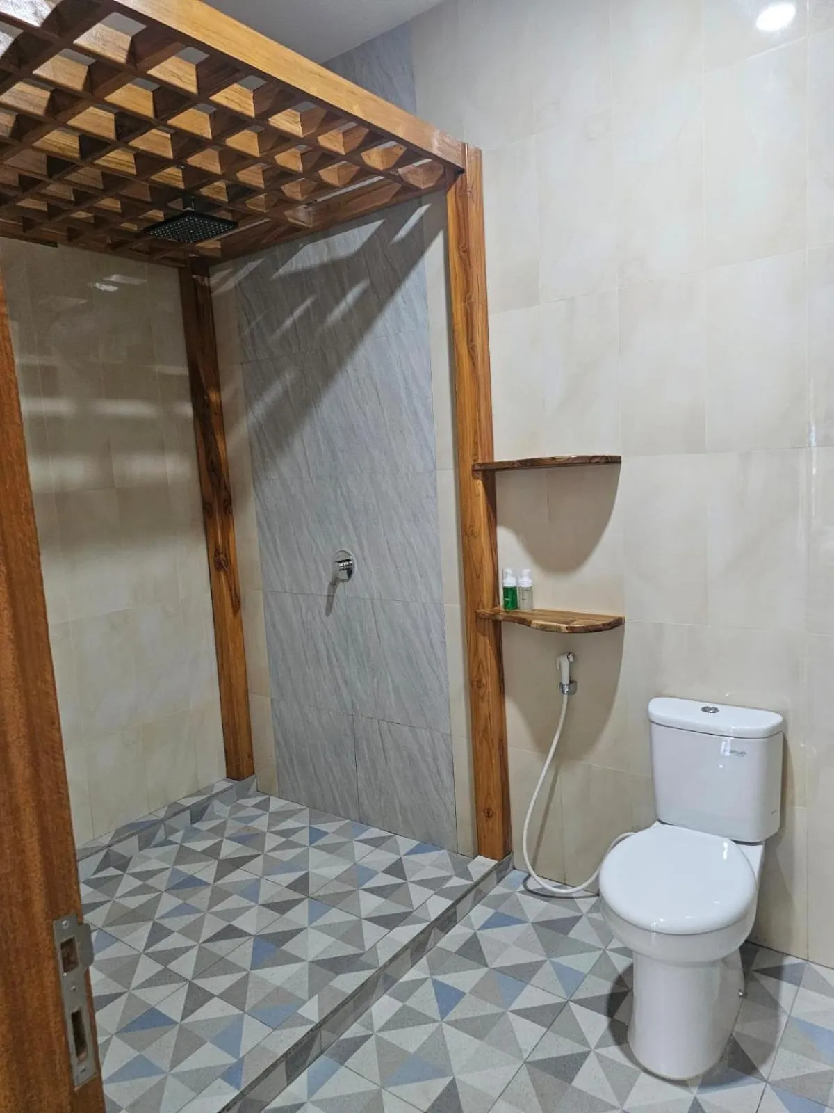 Bathroom in Salili Bungalow