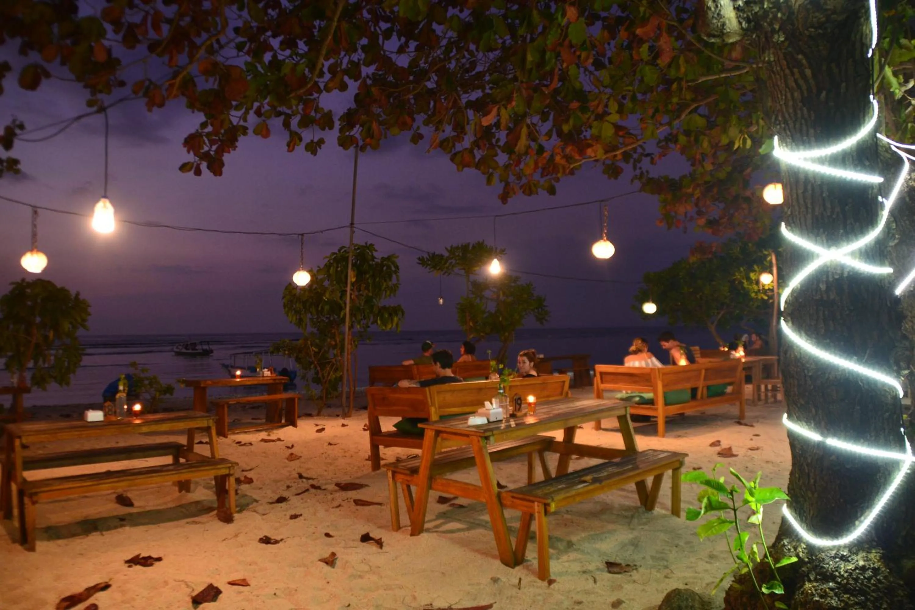 Restaurant/places to eat in Salili Bungalow