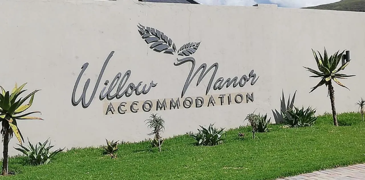 WILLOW MANOR