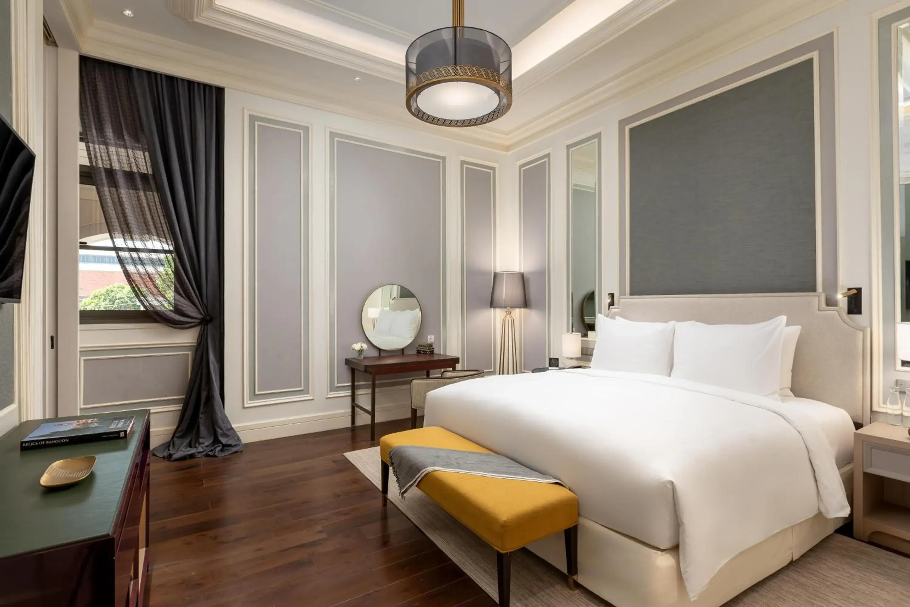 Executive King Room in The ERAVATI Sule Grand Yangon Executive King Room in The ERAVATI Sule Grand Yangon