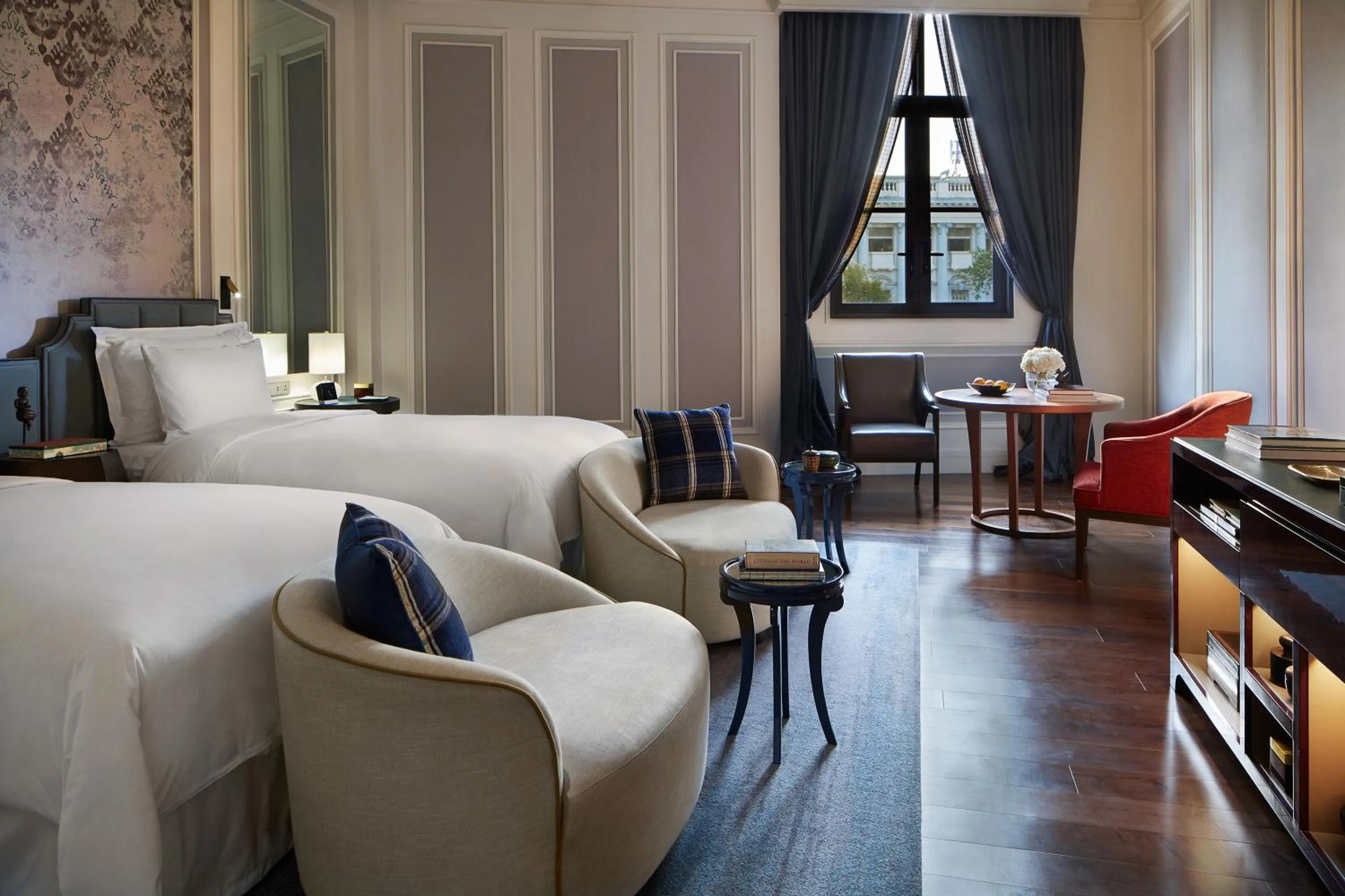 Bed in The ERAVATI Sule Grand Yangon