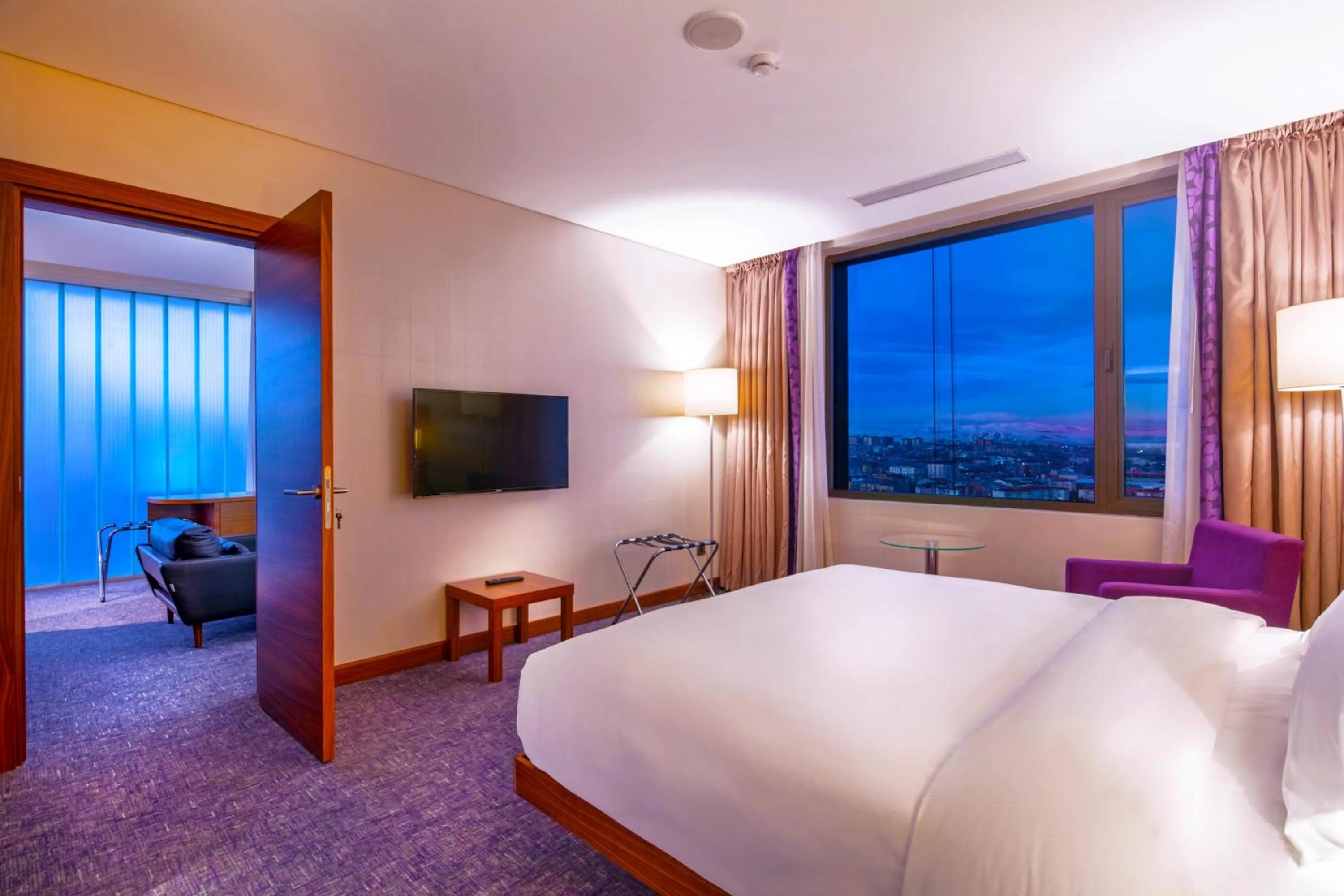 Photo of the whole room, Bed in The Green Park Sivas