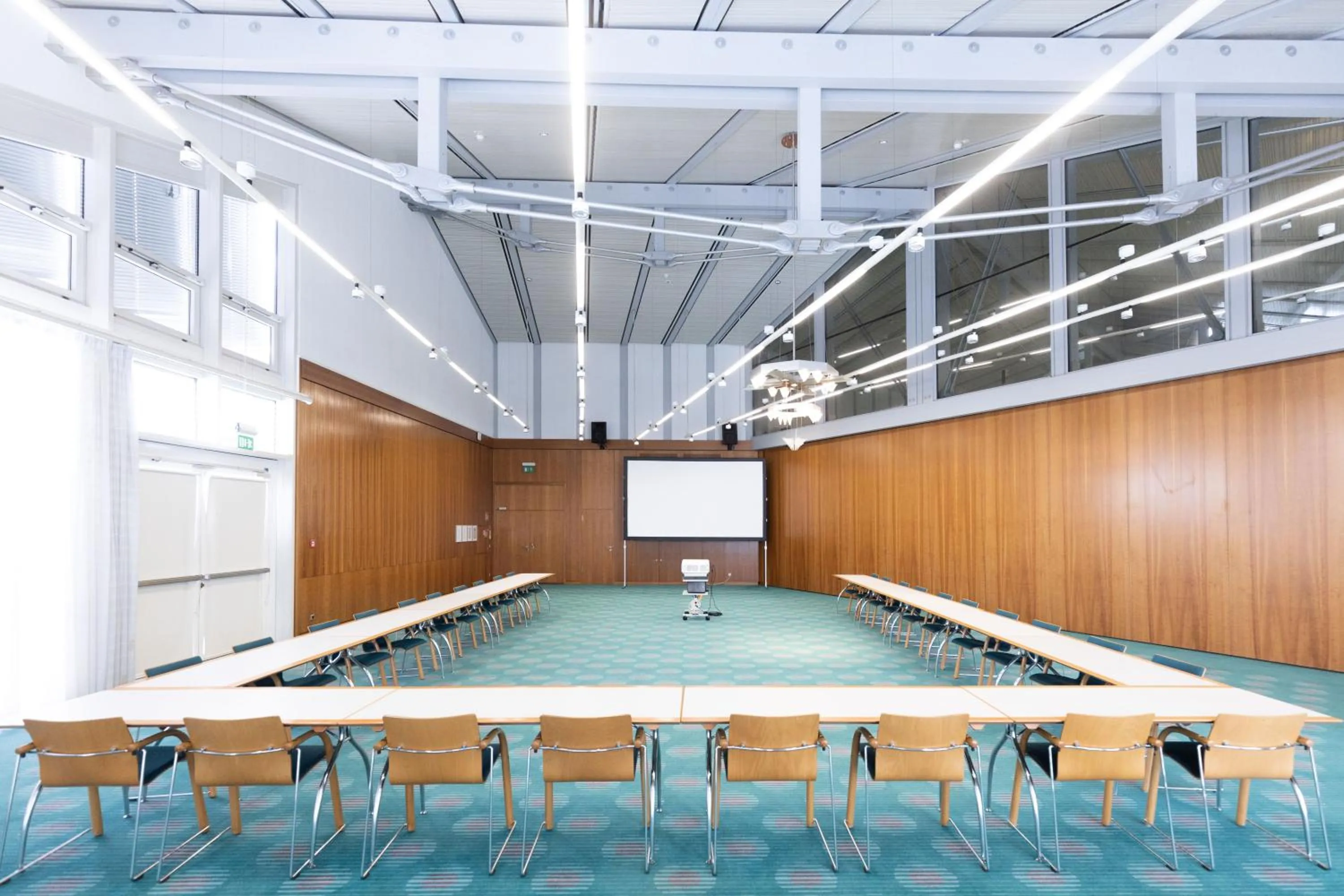 Meeting/conference room in DEKRA Congresshotel Wart