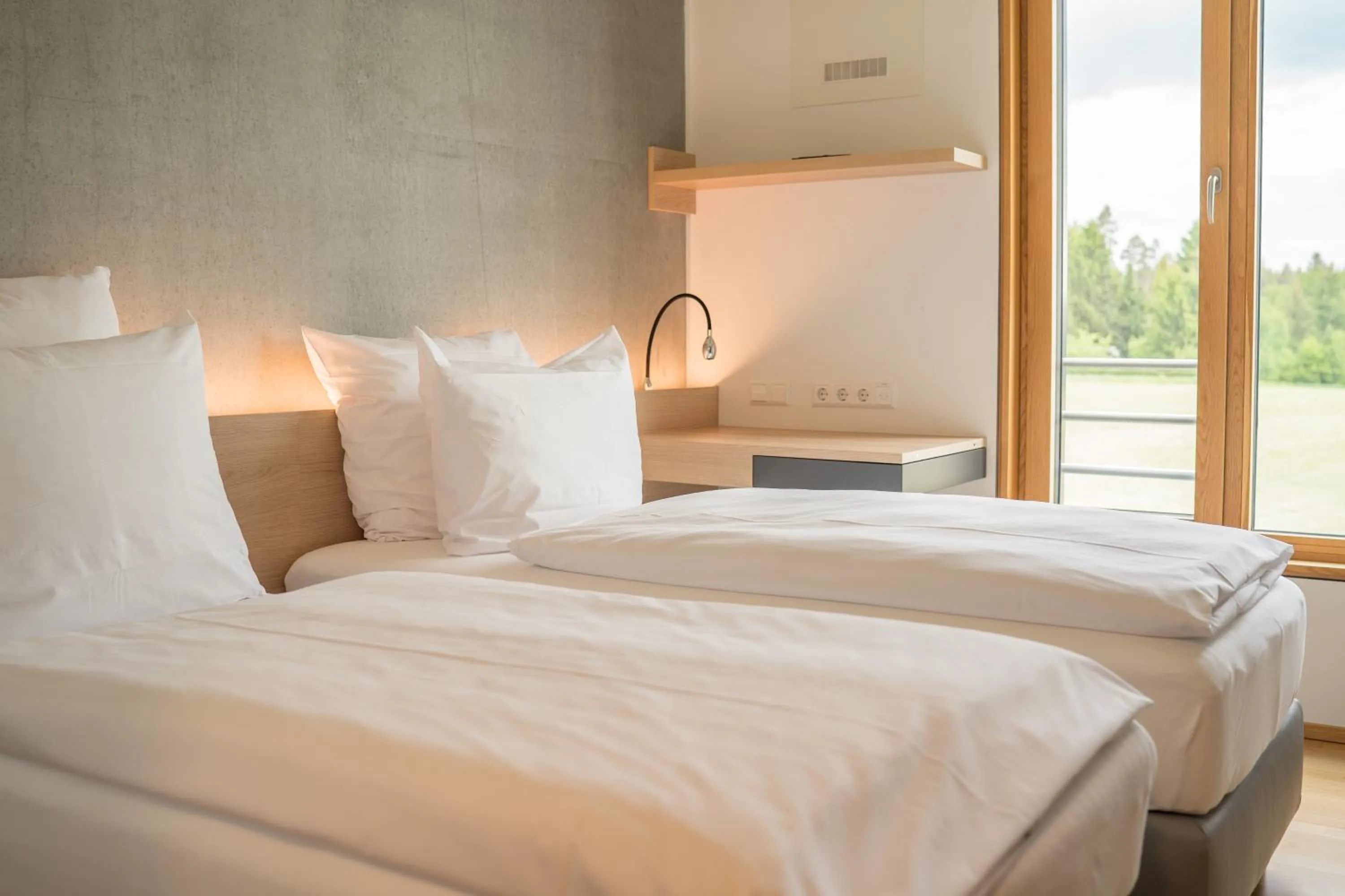 Photo of the whole room, Bed in DEKRA Congresshotel Wart