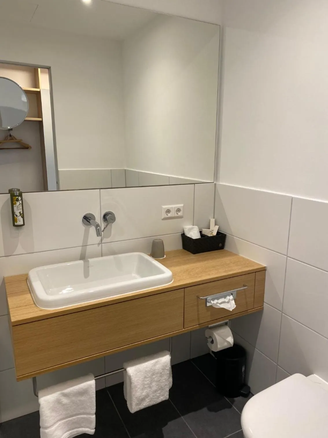 Bathroom in DEKRA Congresshotel Wart