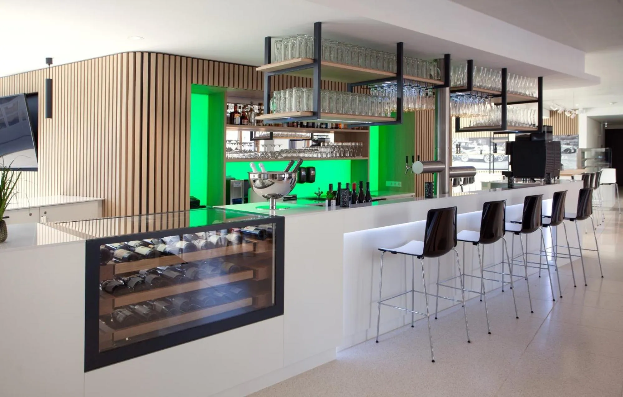 Restaurant/places to eat in DEKRA Congresshotel Wart