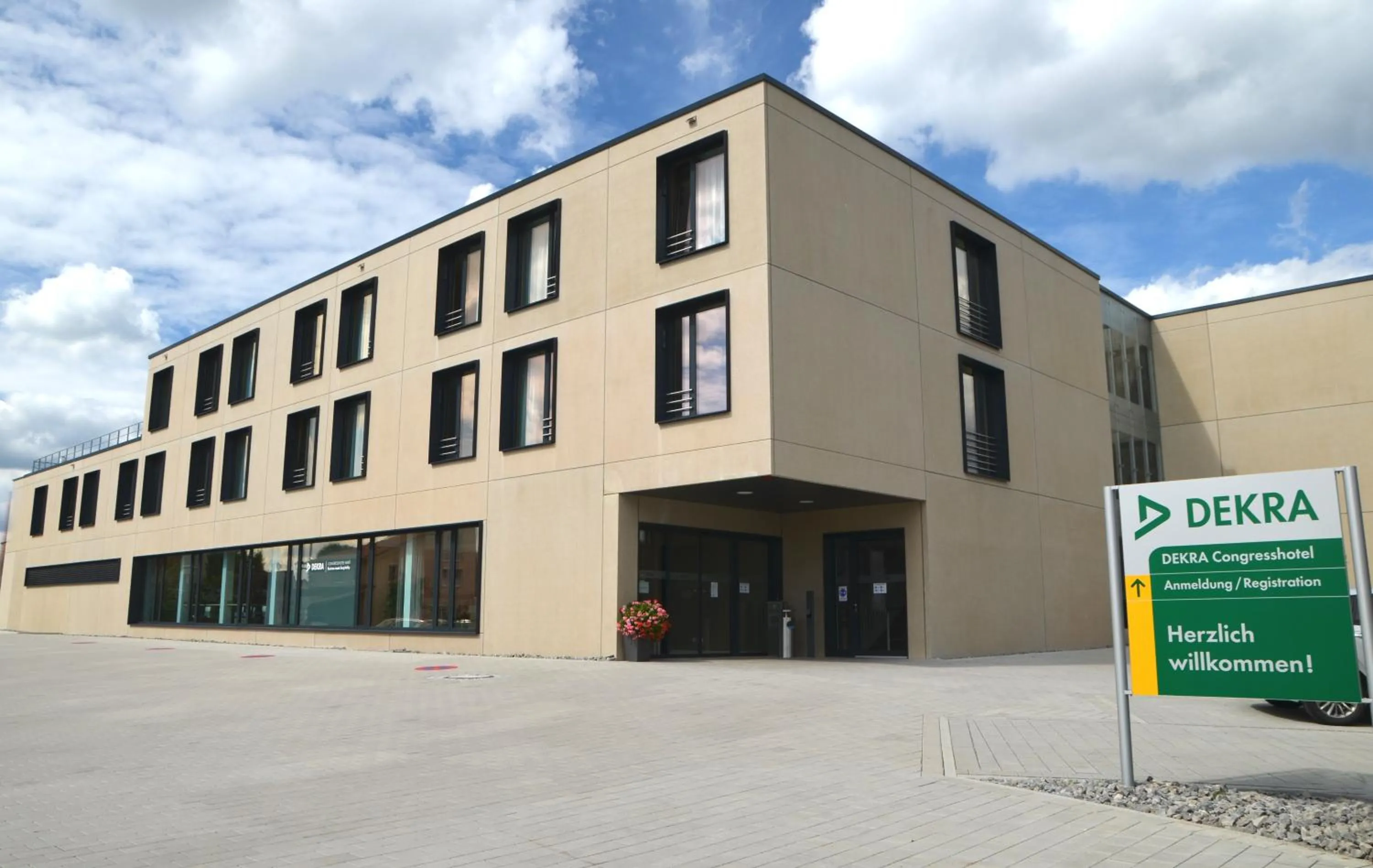 Property building in DEKRA Congresshotel Wart