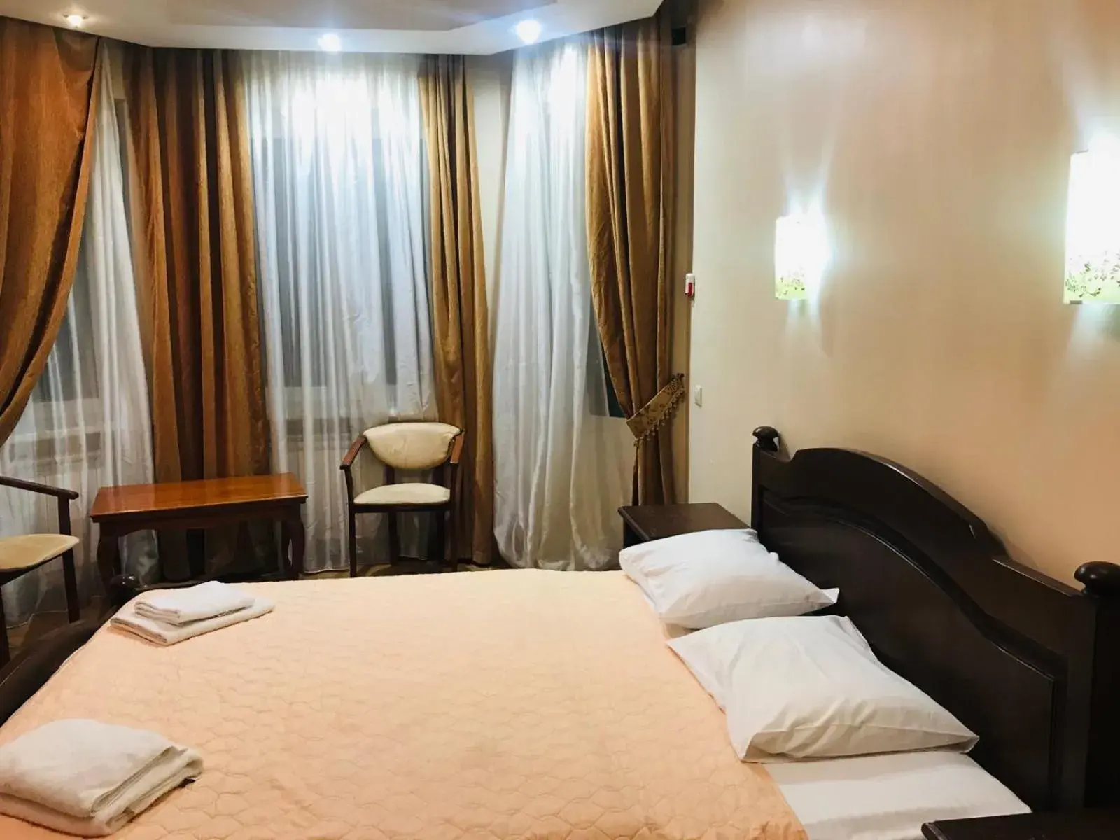 Family Two-Bedroom Suite in Red Stone Family Two-Bedroom Suite in Red Stone