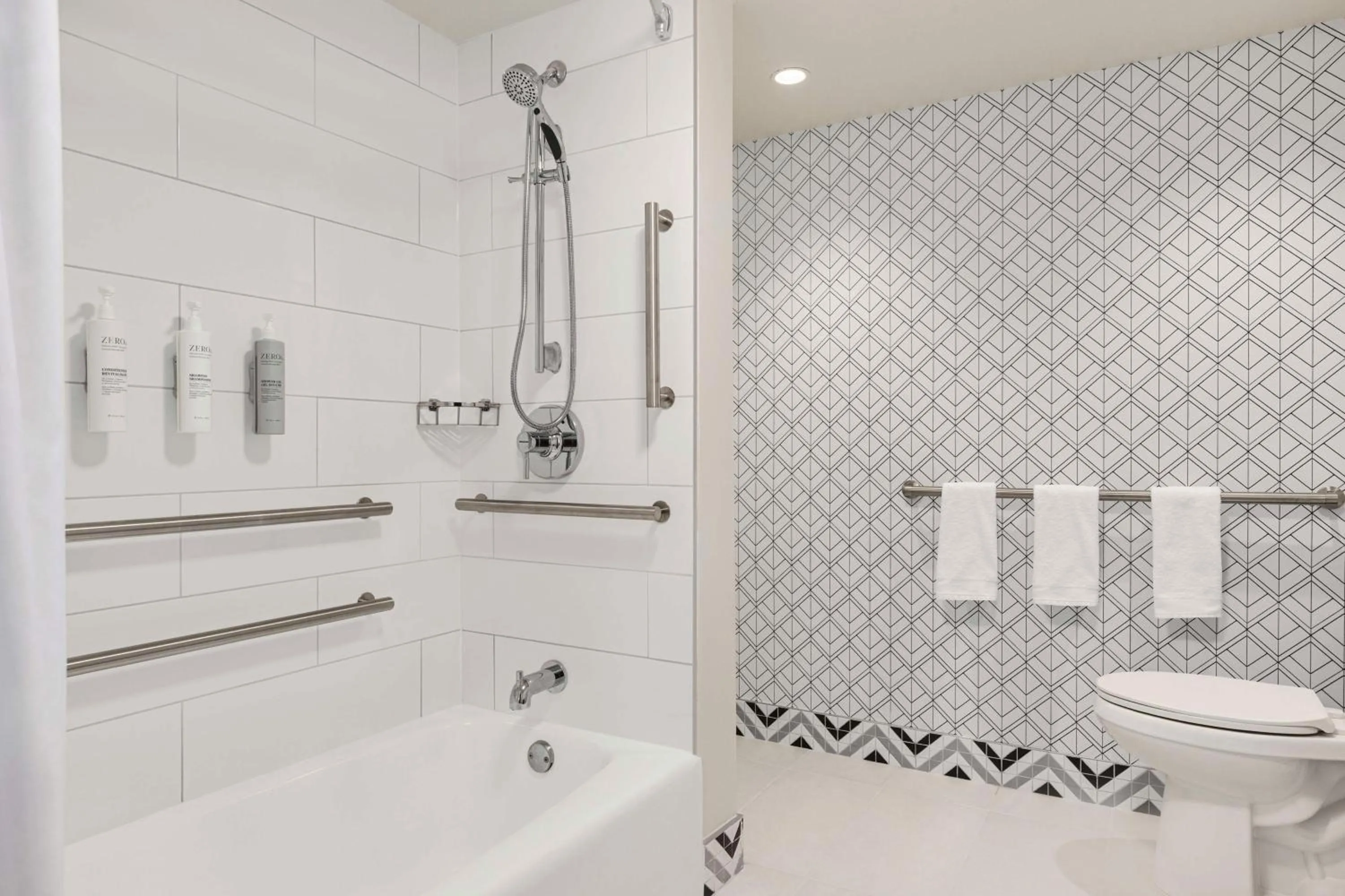 Bathroom in Embassy Suites by Hilton Fort Lauderdale 17th Street