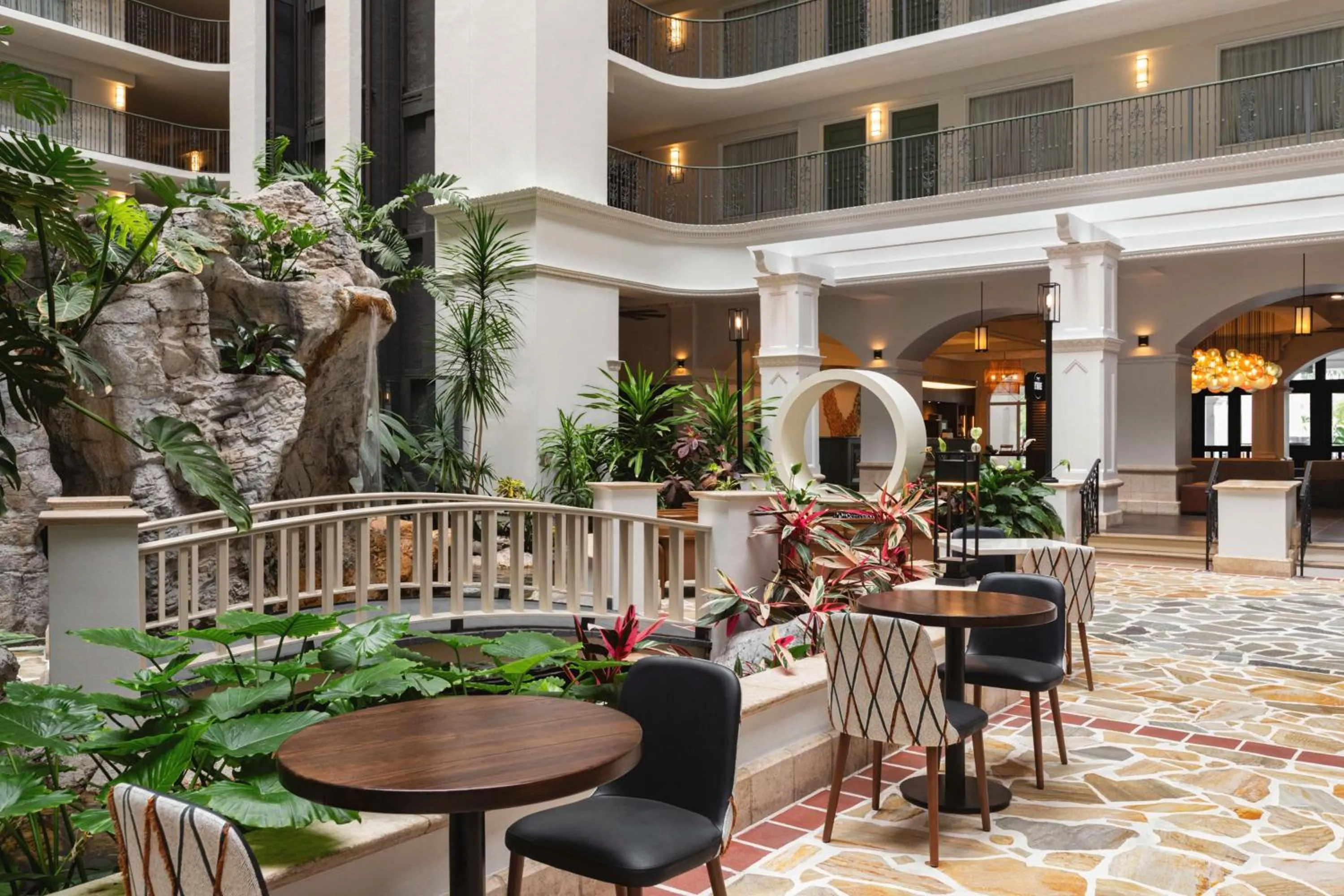 Lobby or reception in Embassy Suites by Hilton Fort Lauderdale 17th Street
