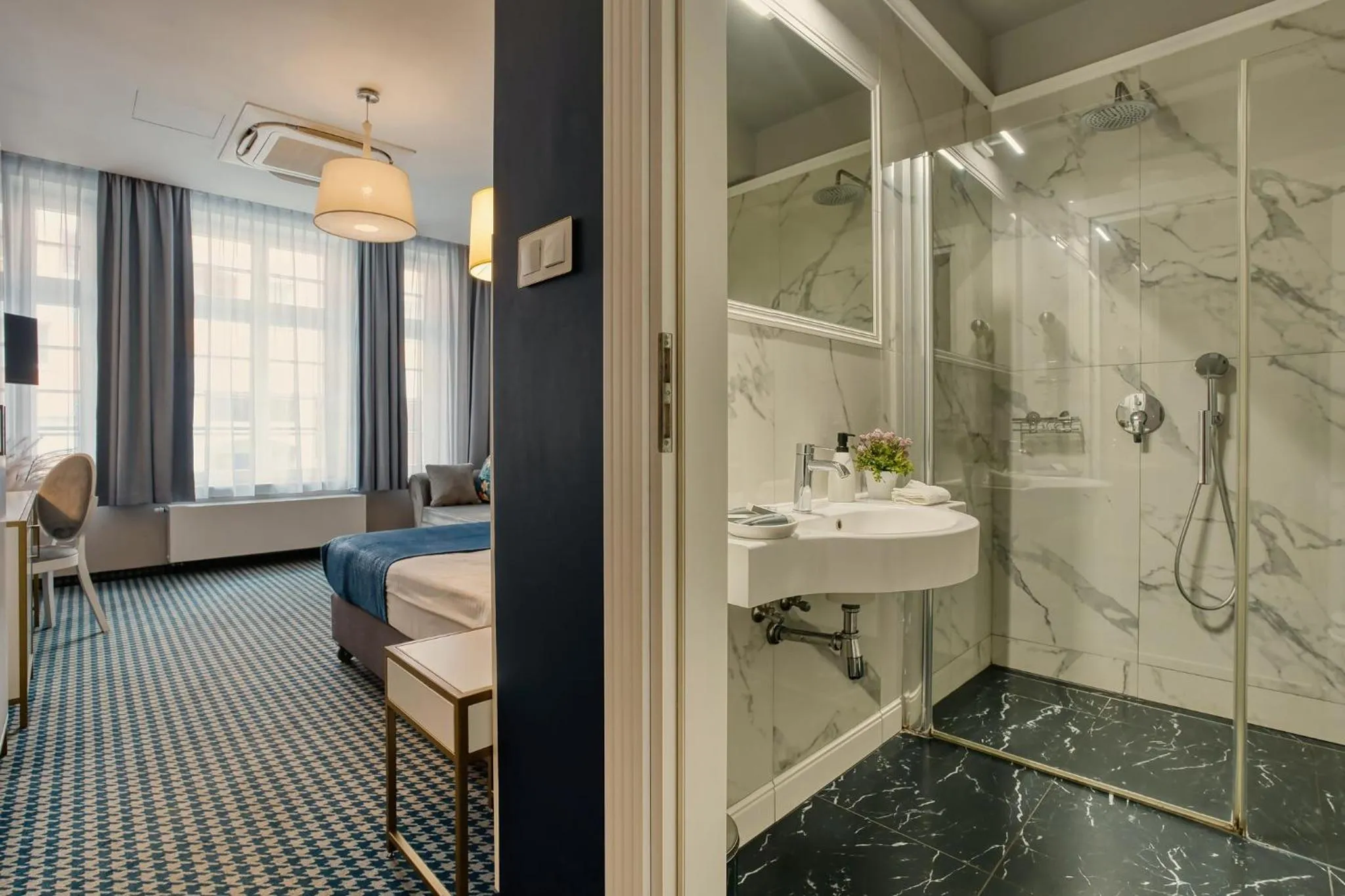 Shower in Hotel Villa Art Novis City Center