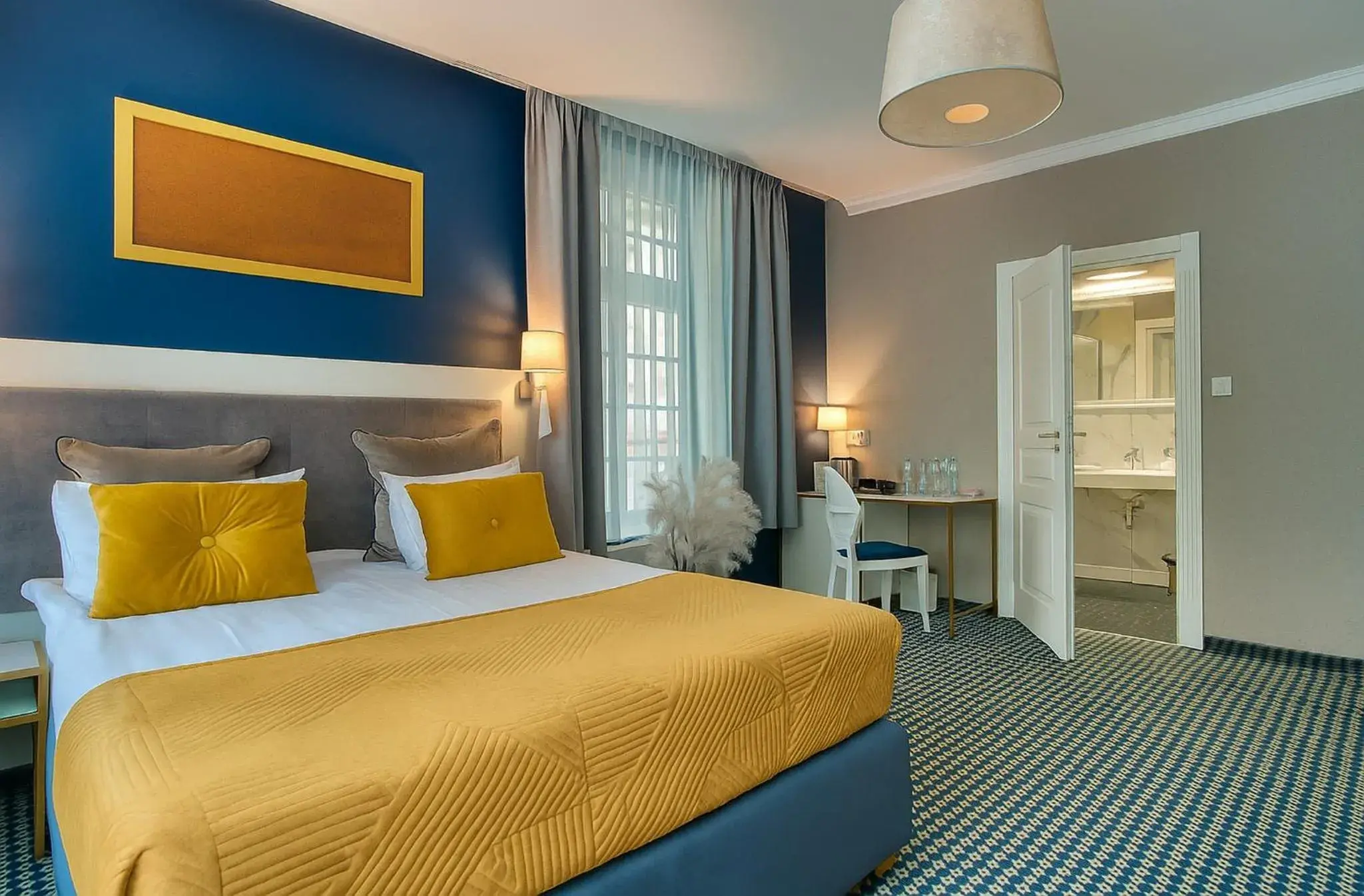 Superior Double or Twin Room with Sofa Bed in Hotel Villa Art Novis City Center Superior Double or Twin Room with Sofa Bed in Hotel Villa Art Novis City Center