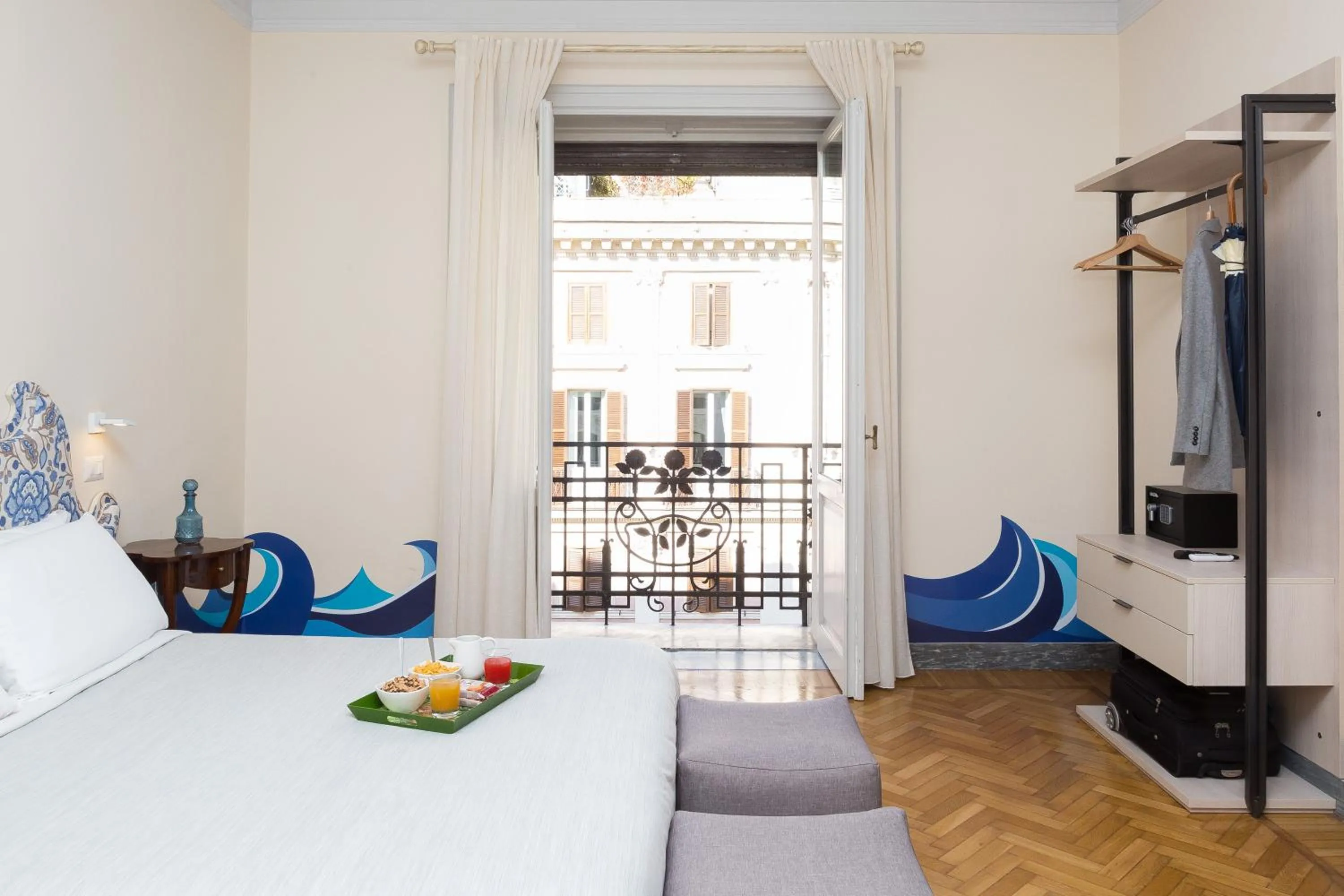 Bed in Tritone 125 Suite