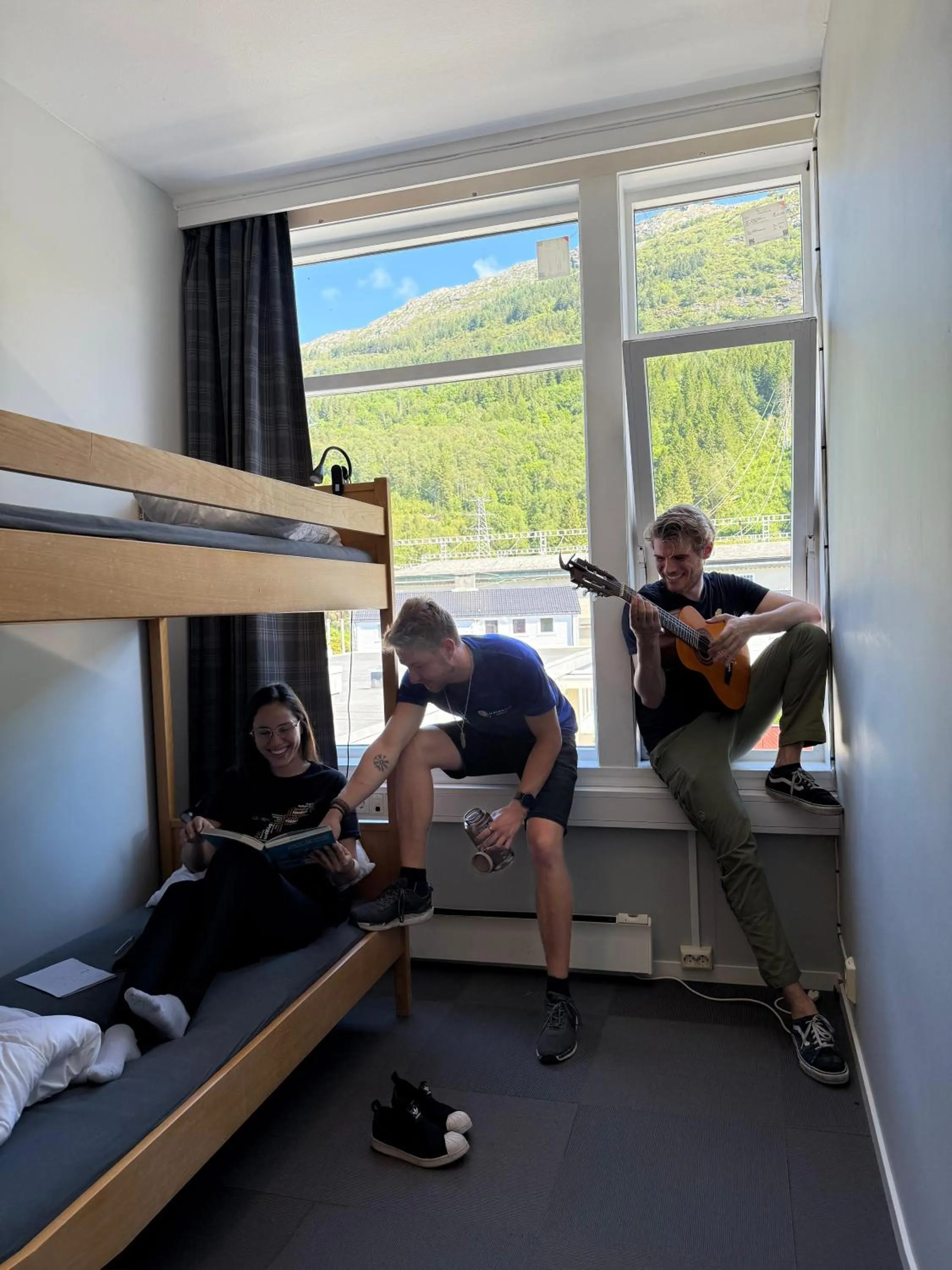People in Bergen Hostel Montana