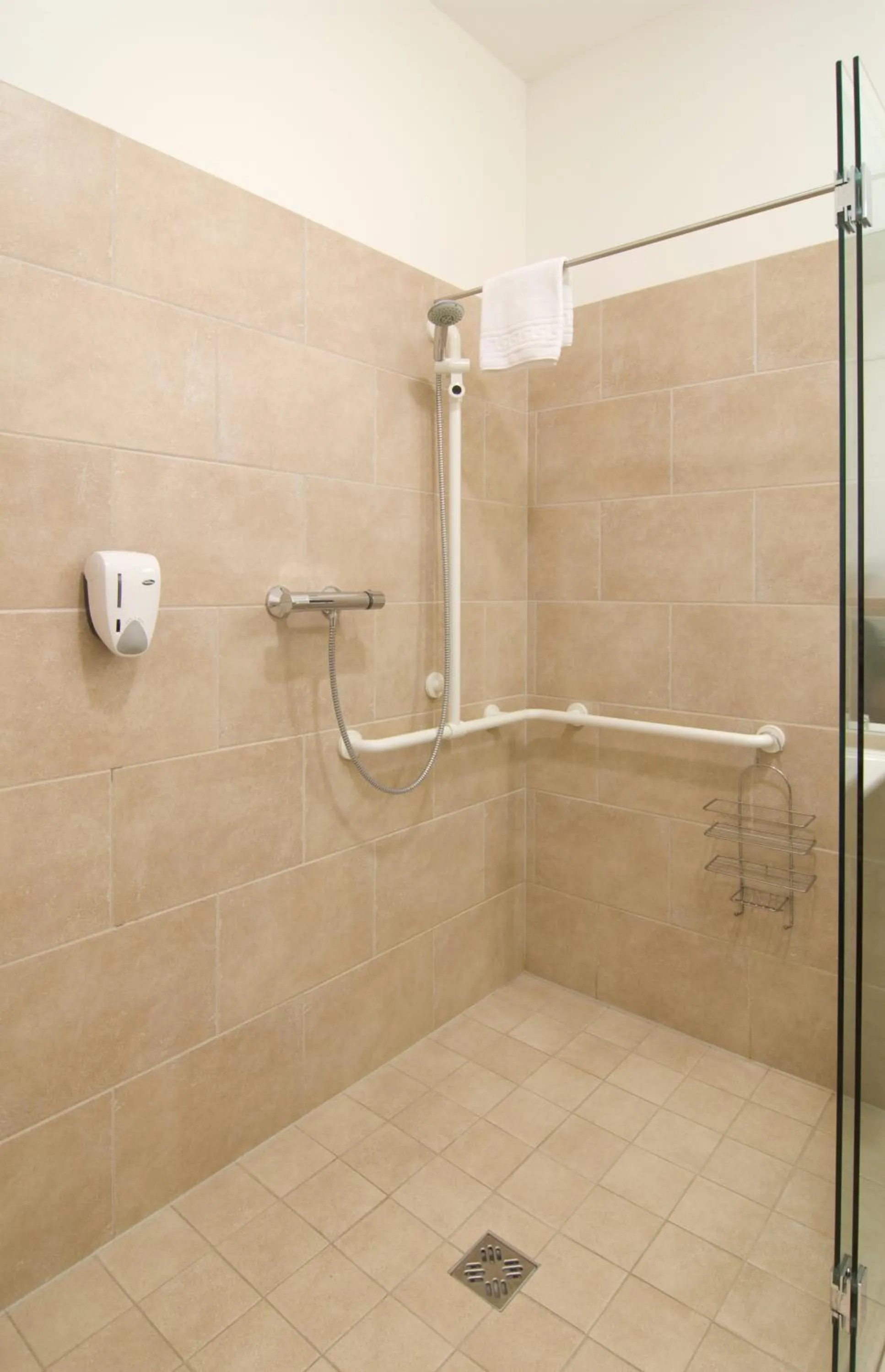 Shower in Hotel Bräuwirt