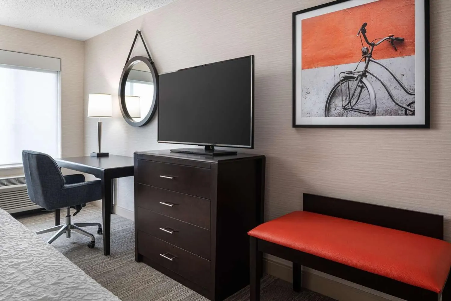 TV and multimedia in Hampton Inn Boulder/Louisville