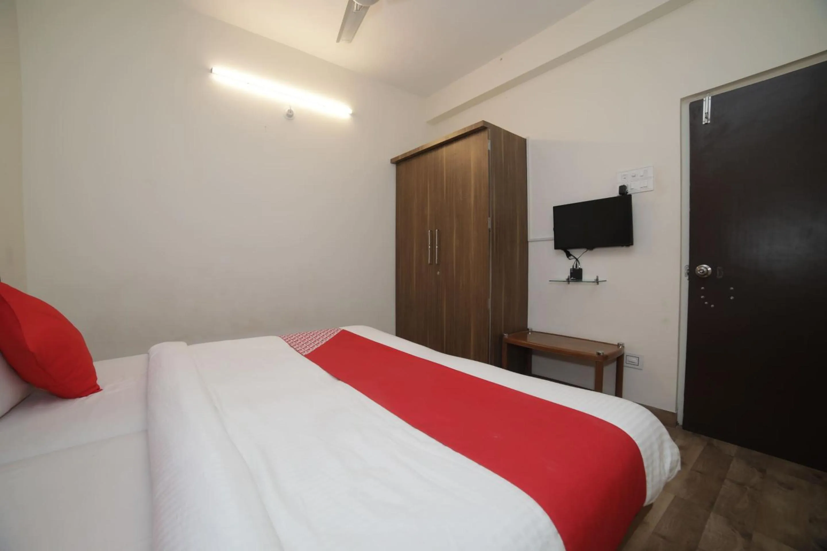 Bedroom, Bed in Hotel Shelter