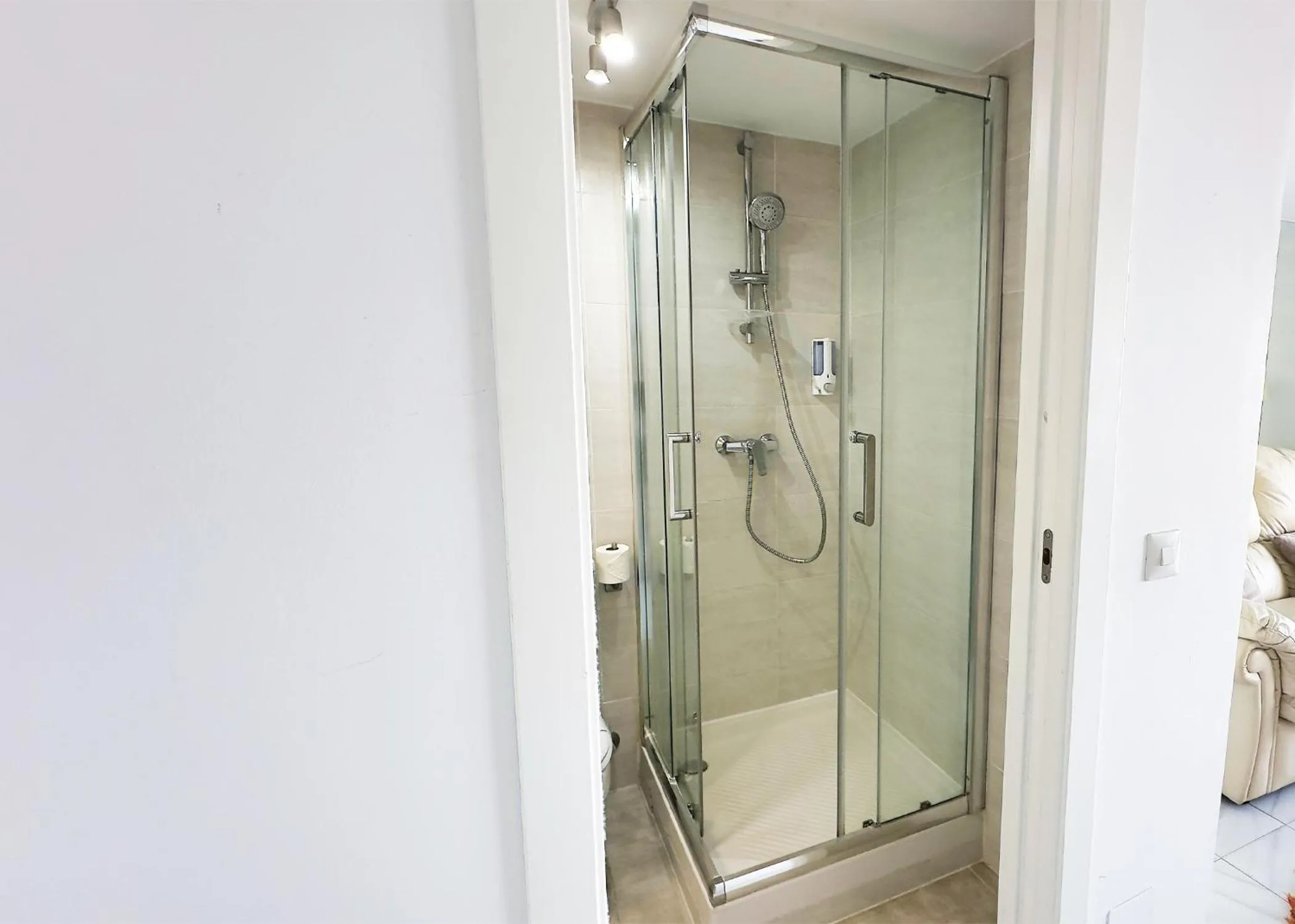 Bathroom in Skol 727 Lovely 2 Bedroom Duplex in Marbella Center