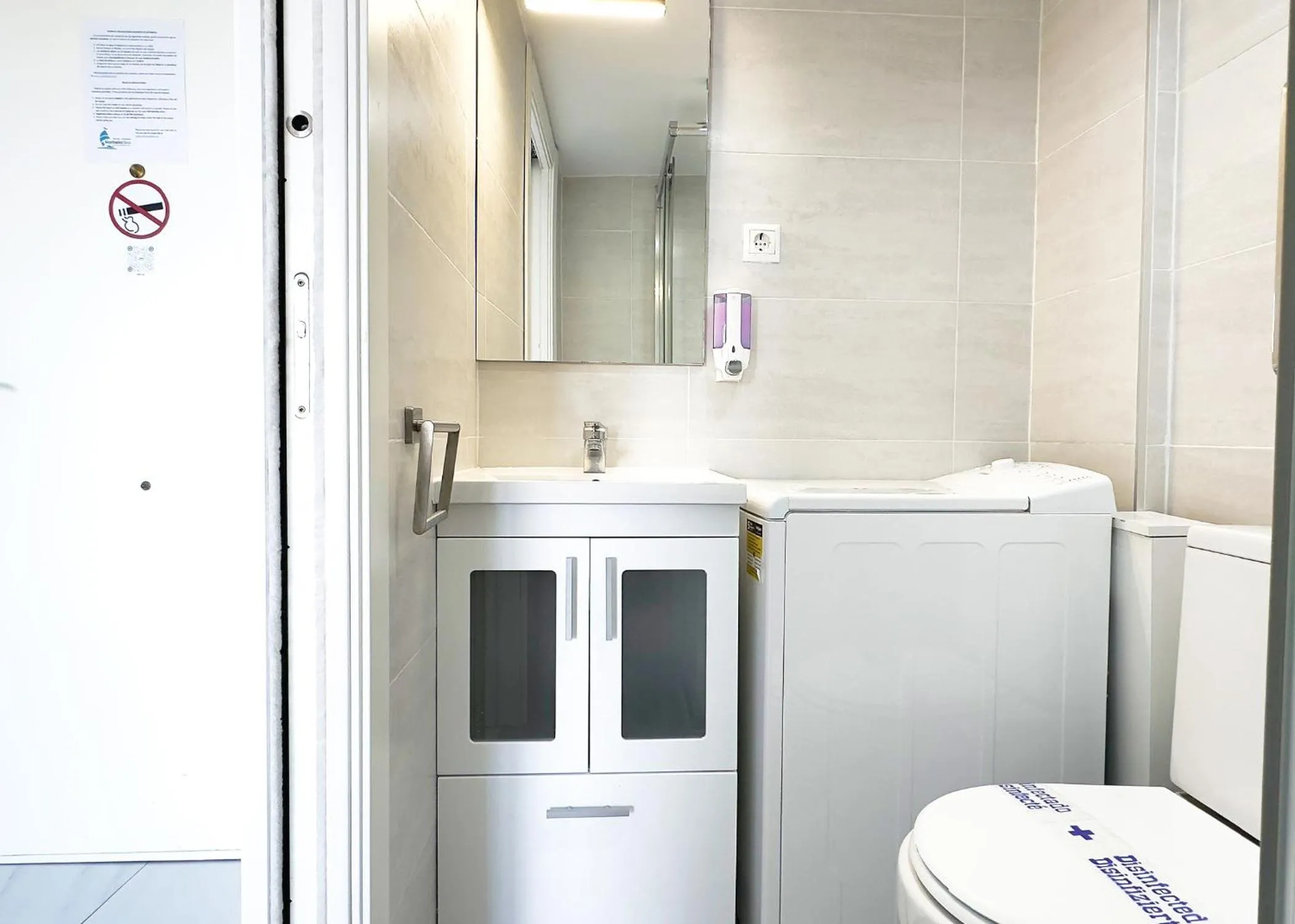 Bathroom in Skol 727 Lovely 2 Bedroom Duplex in Marbella Center