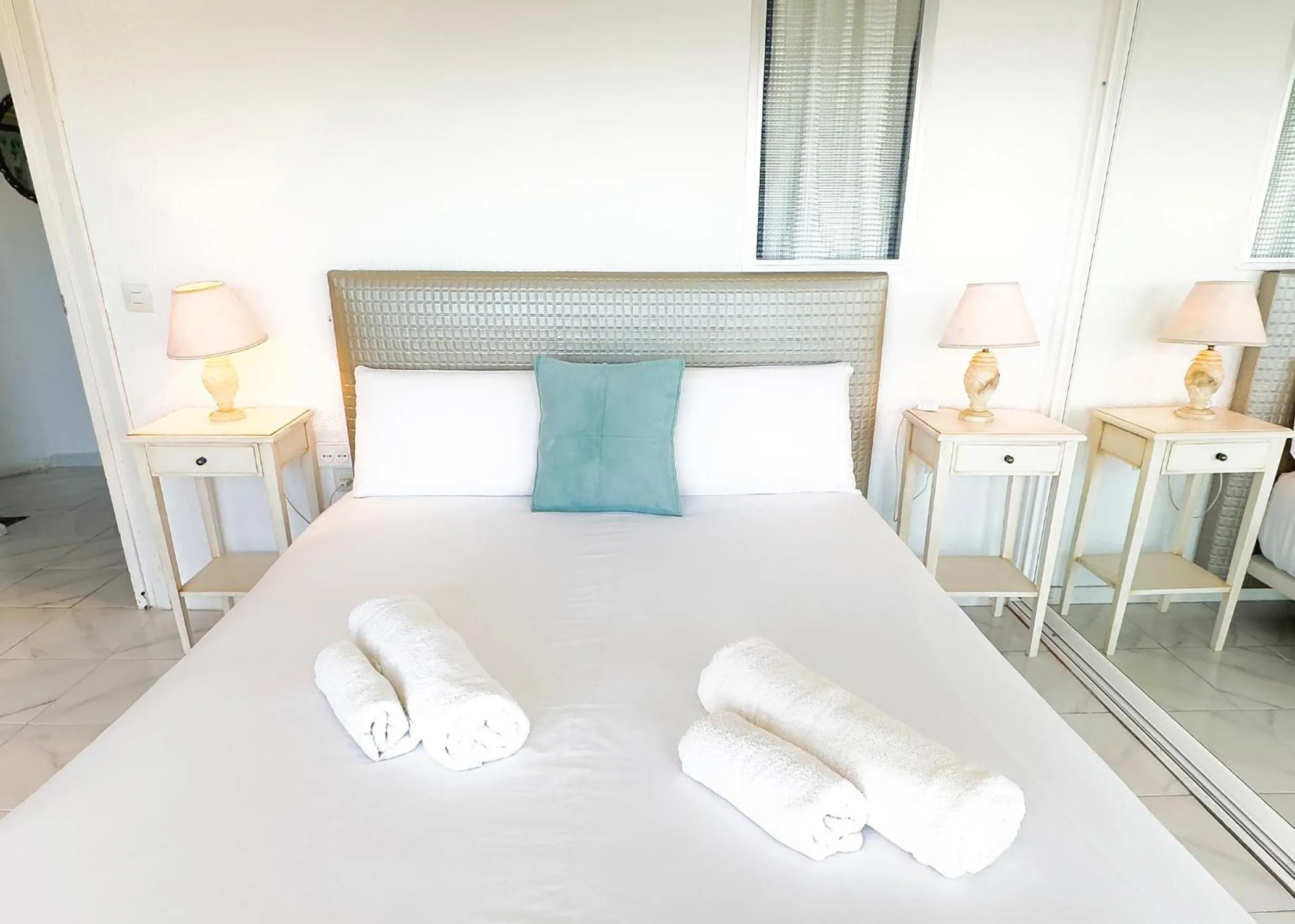 Bedroom, Bed in Skol 727 Lovely 2 Bedroom Duplex in Marbella Center