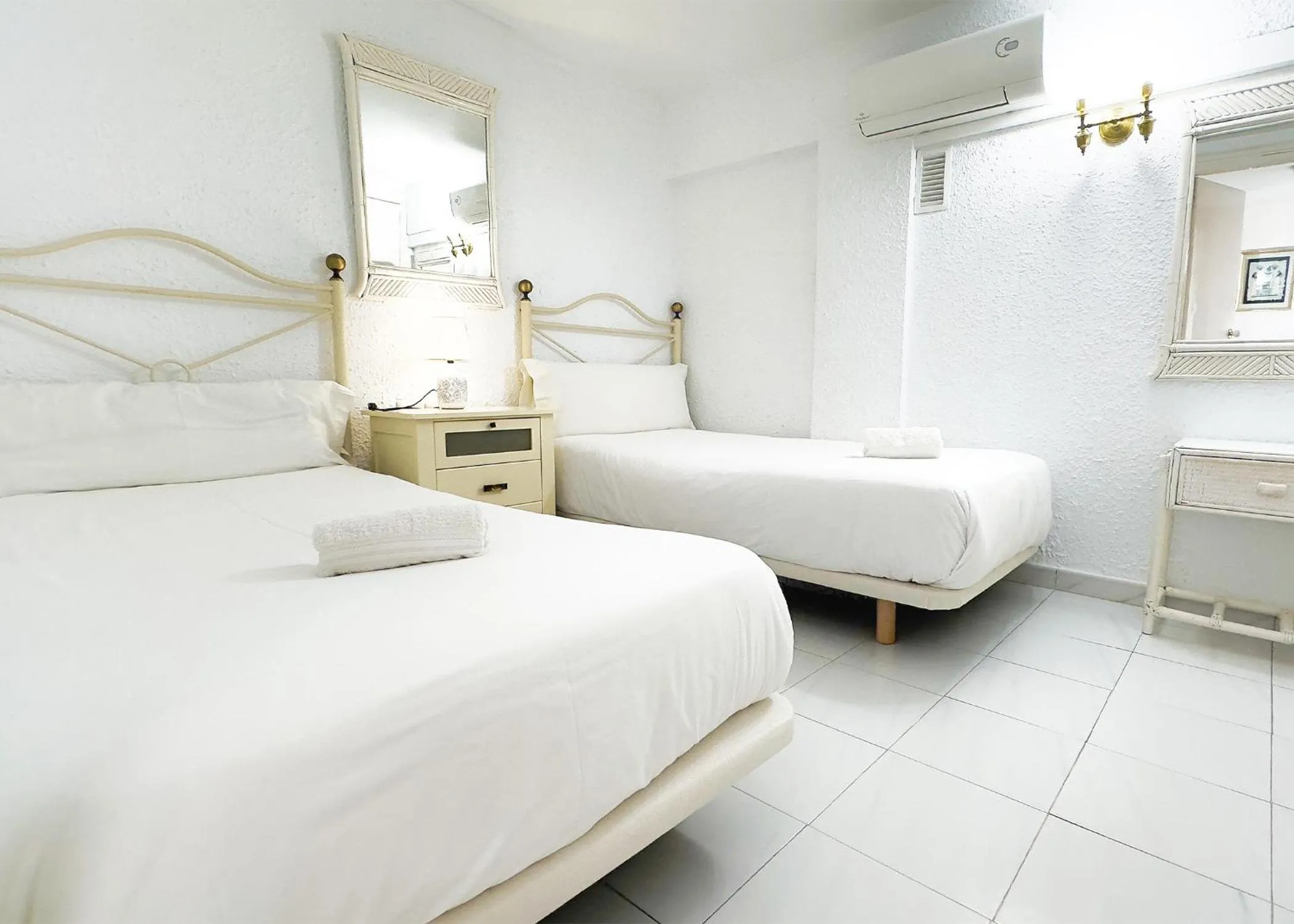 Bedroom, Bed in Skol 727 Lovely 2 Bedroom Duplex in Marbella Center