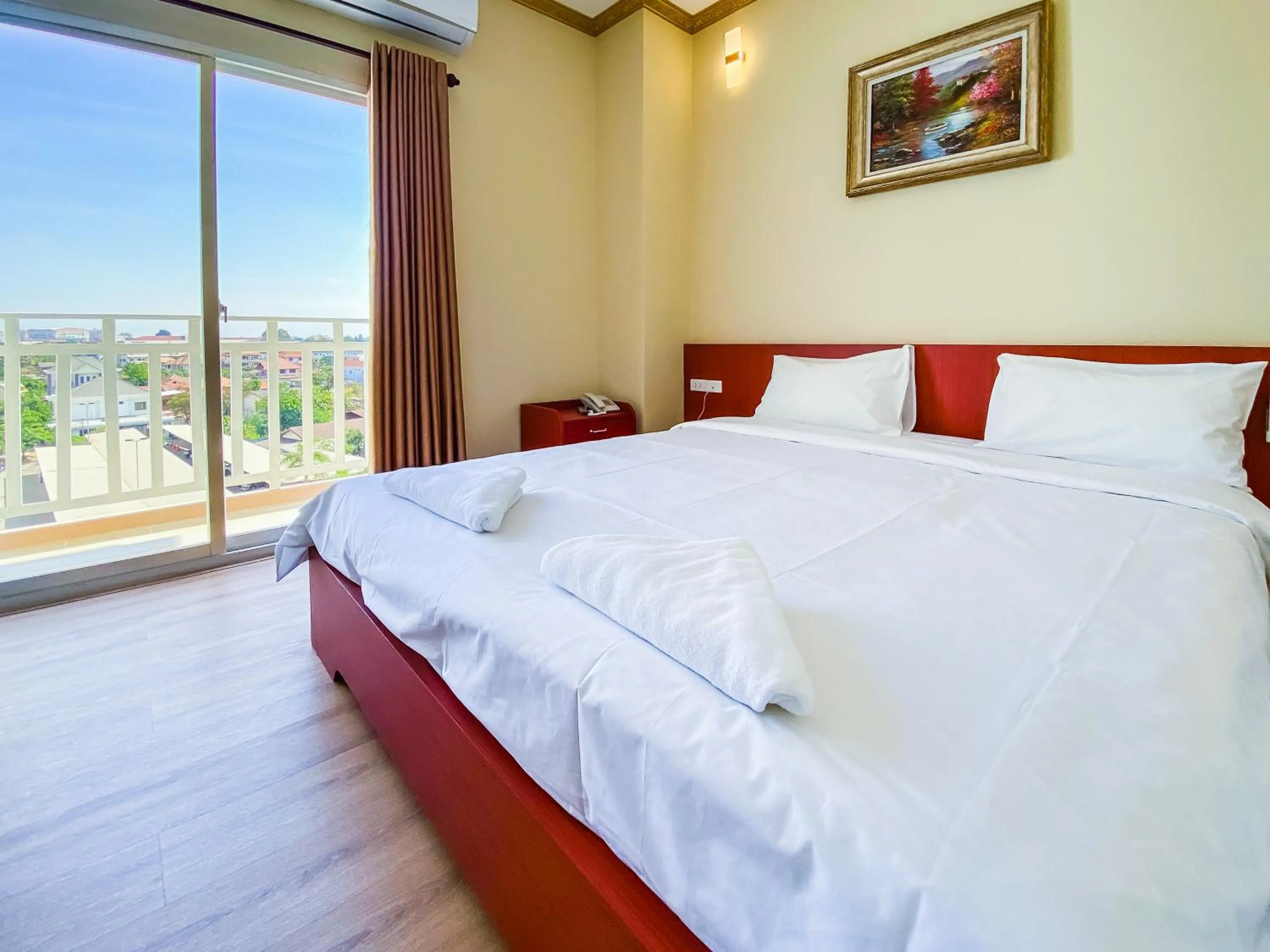 Bed in Douangpraseuth Hotel