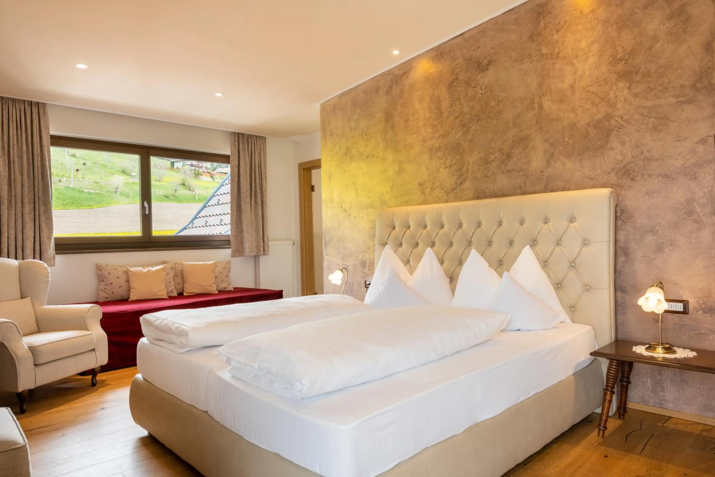 Photo of the whole room, Bed in Historic Hotel Alte Goste