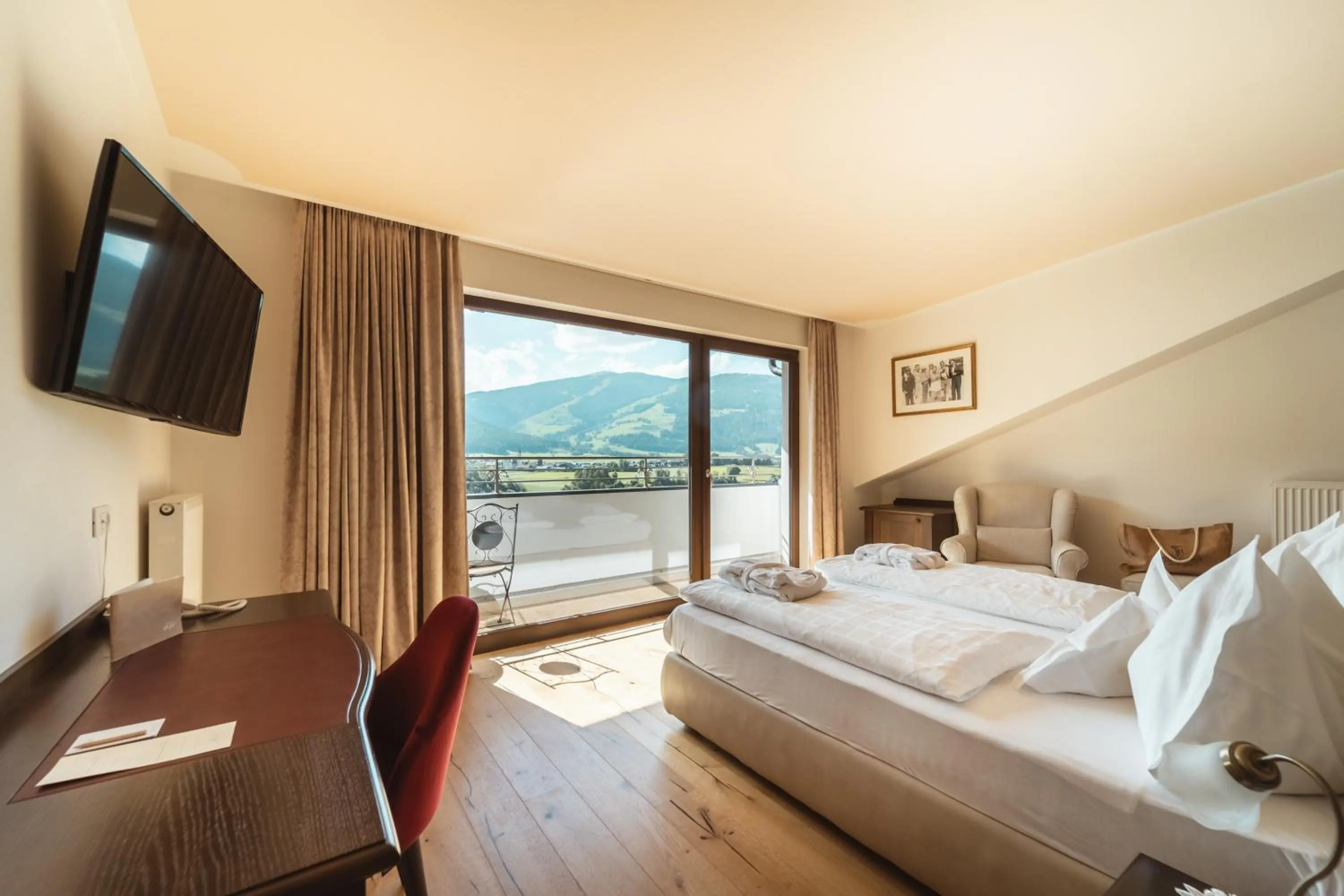 View (from property/room), Bed in Historic Hotel Alte Goste