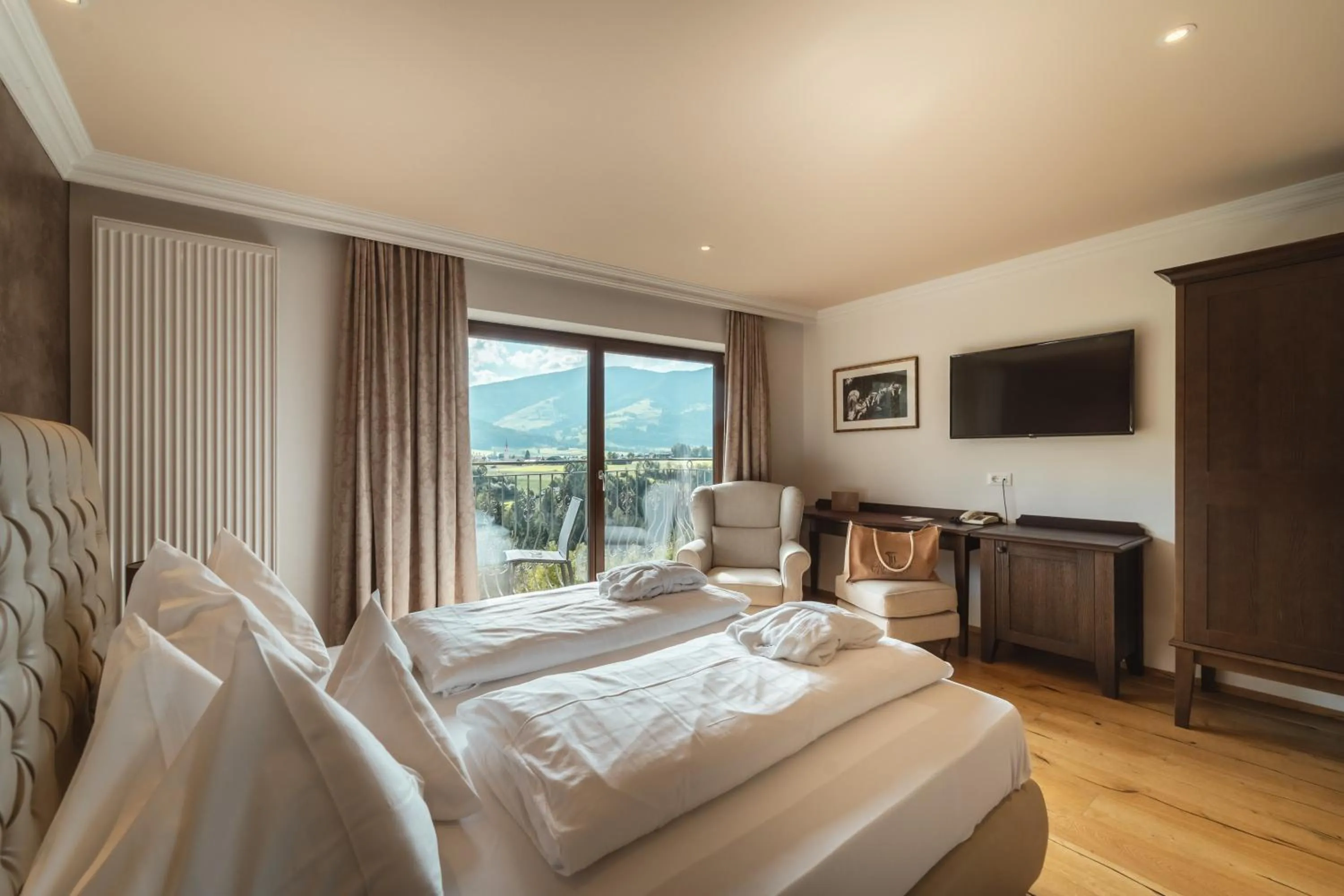 View (from property/room), Bed in Historic Hotel Alte Goste