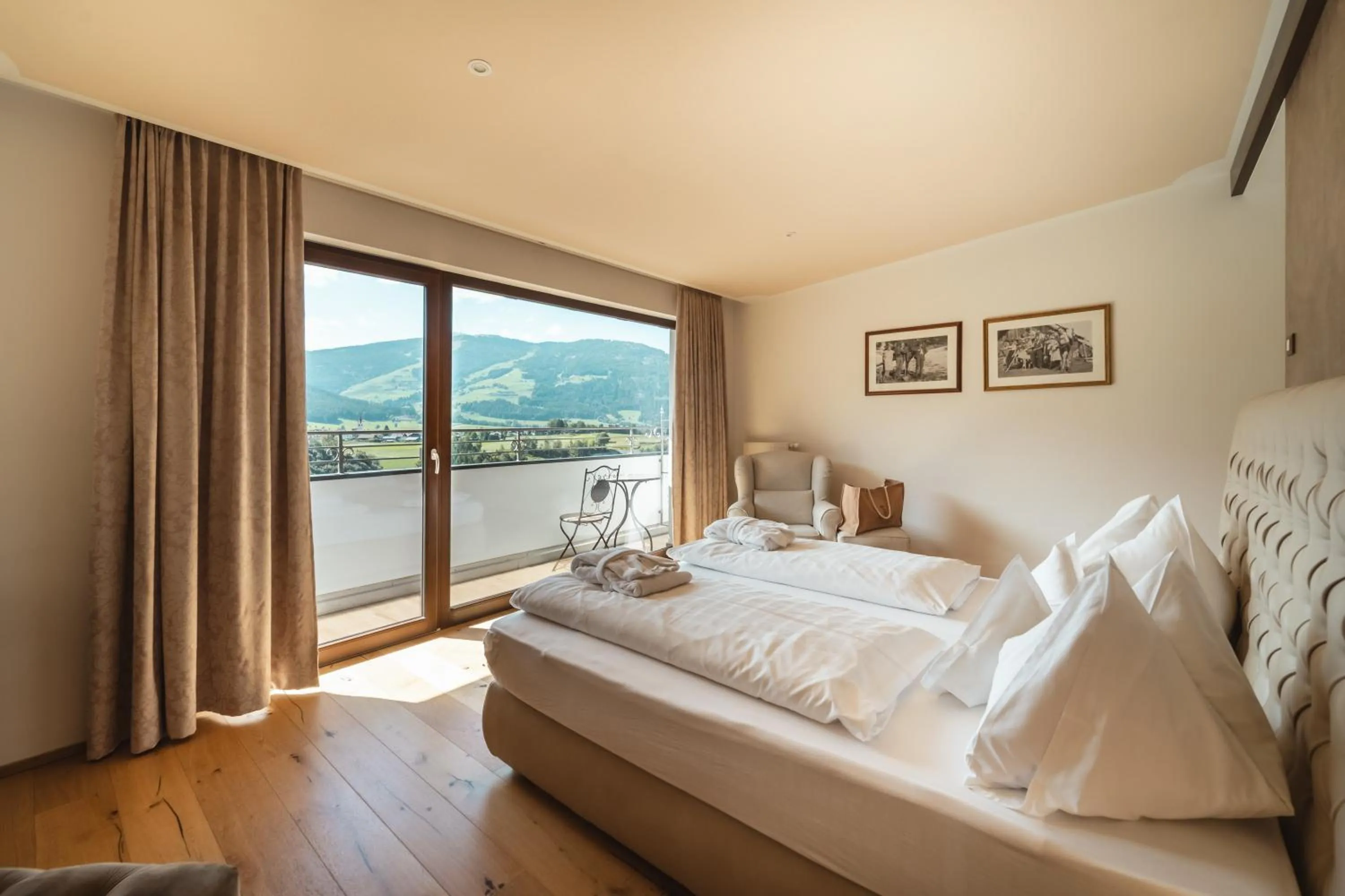 View (from property/room), Bed in Historic Hotel Alte Goste