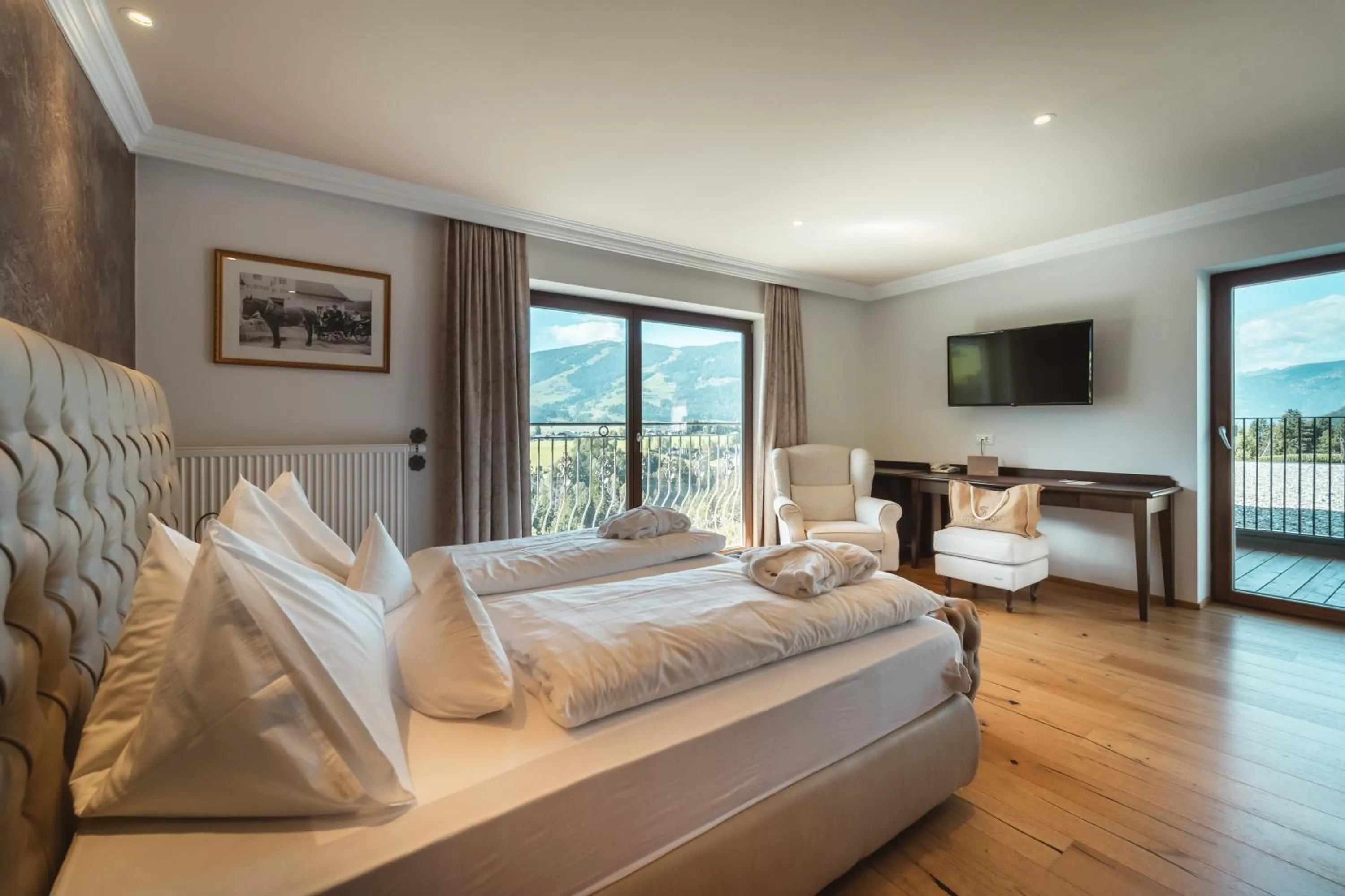 View (from property/room), Bed in Historic Hotel Alte Goste