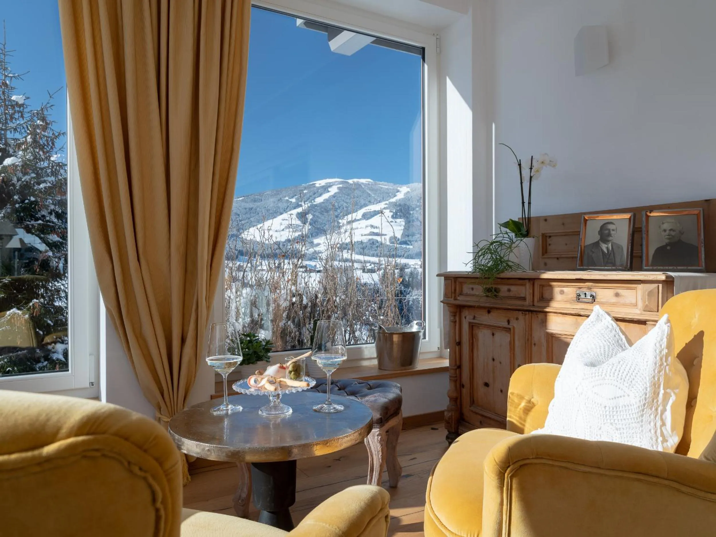 Lounge or bar in Historic Hotel Alte Goste