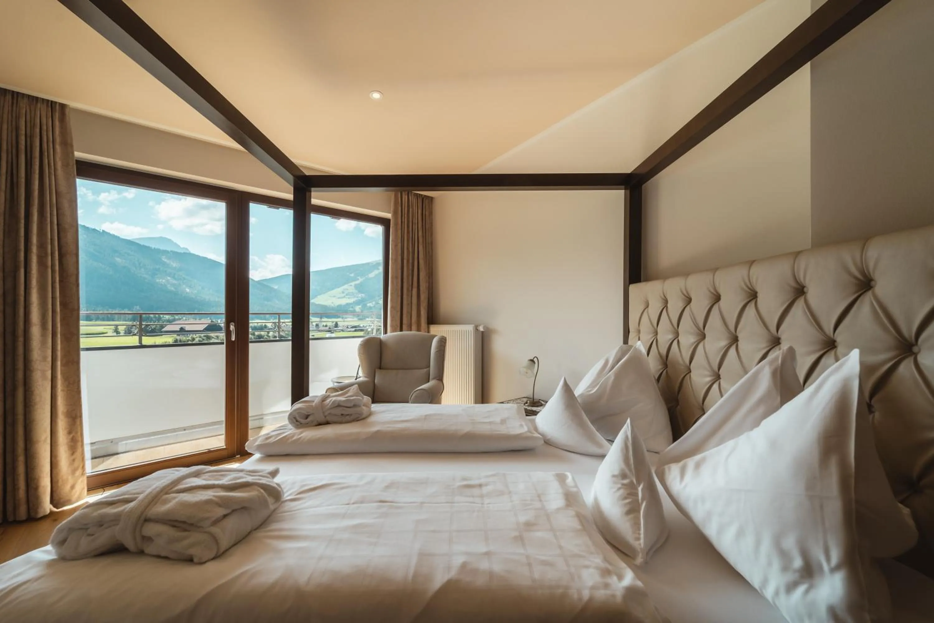 View (from property/room), Bed in Historic Hotel Alte Goste